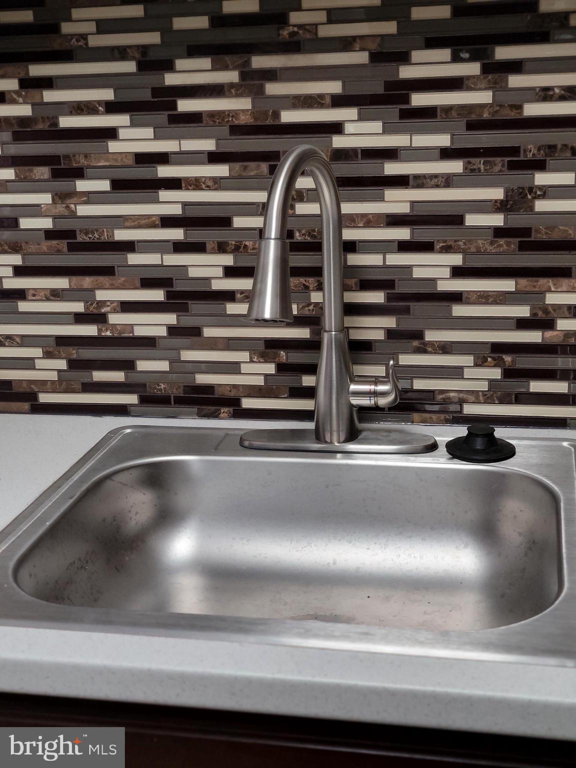 KINGS CONTRIVANCE - Residential Lease