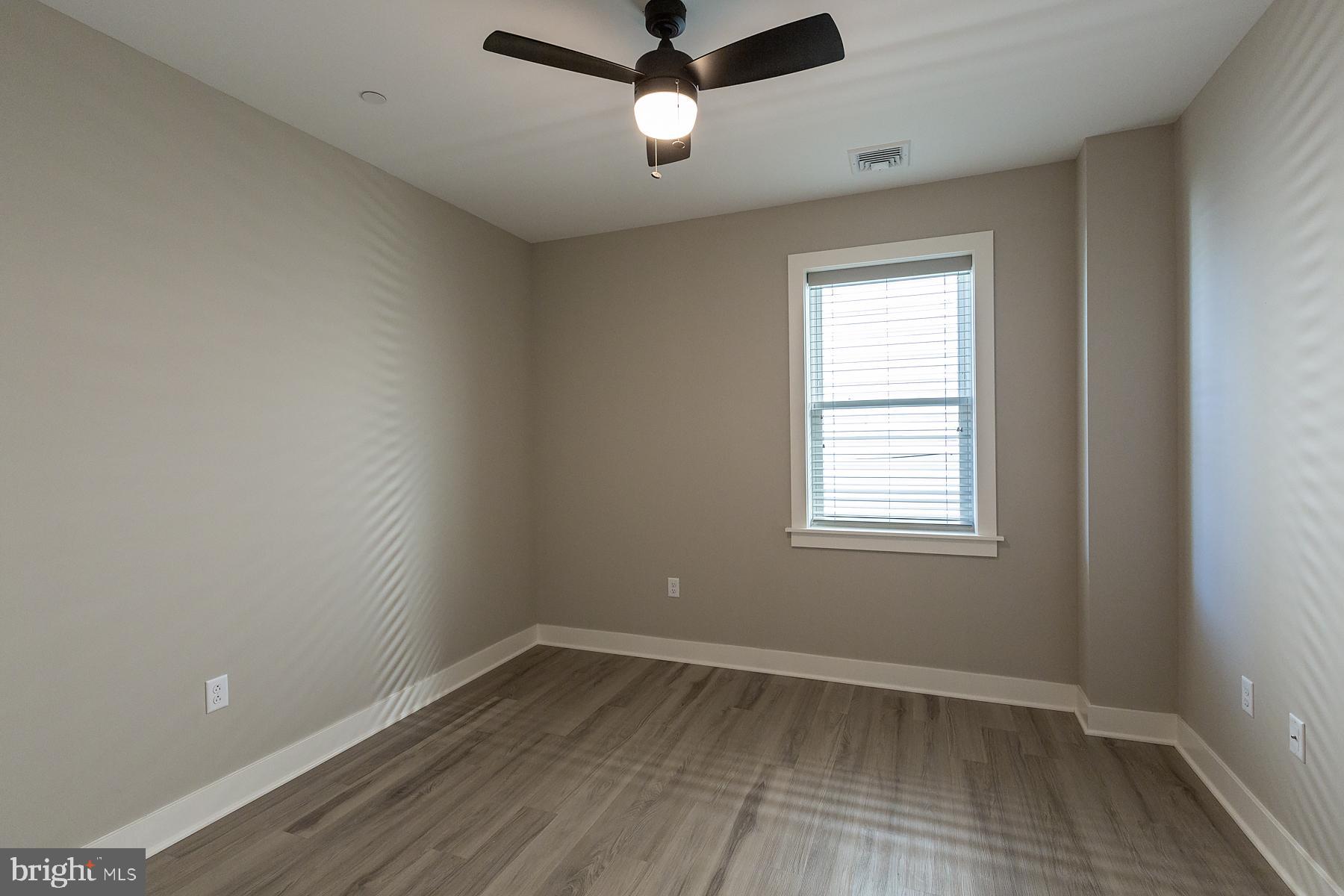 STADIUM DISTRICT - Residential Lease