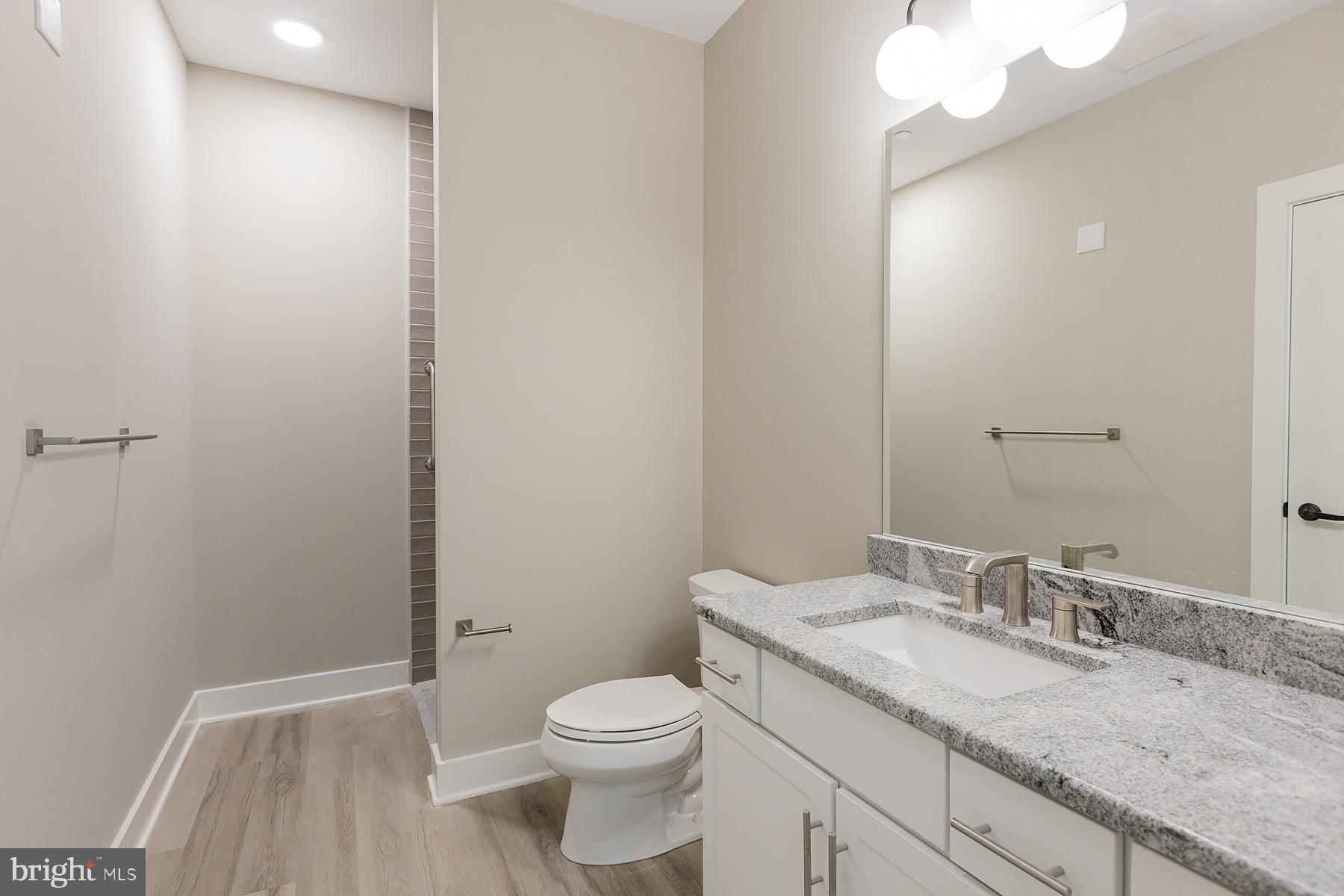 STADIUM DISTRICT - Residential Lease