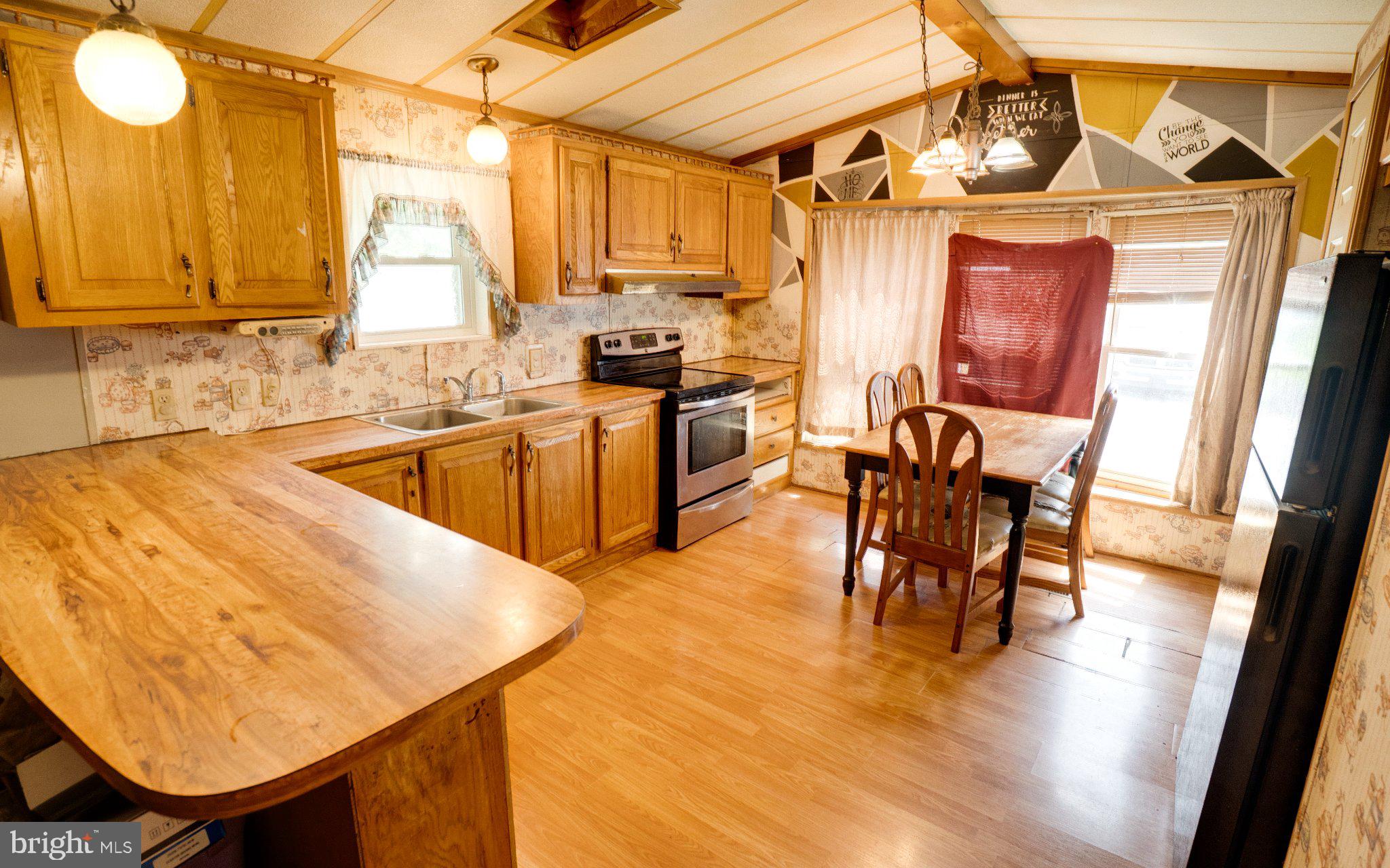 6 MILKWEED COURT 239