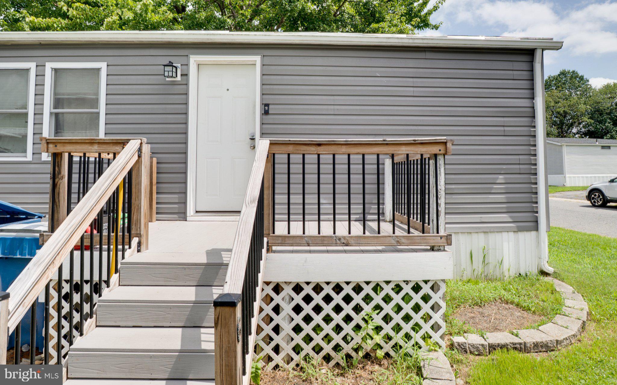 6 MILKWEED COURT 239