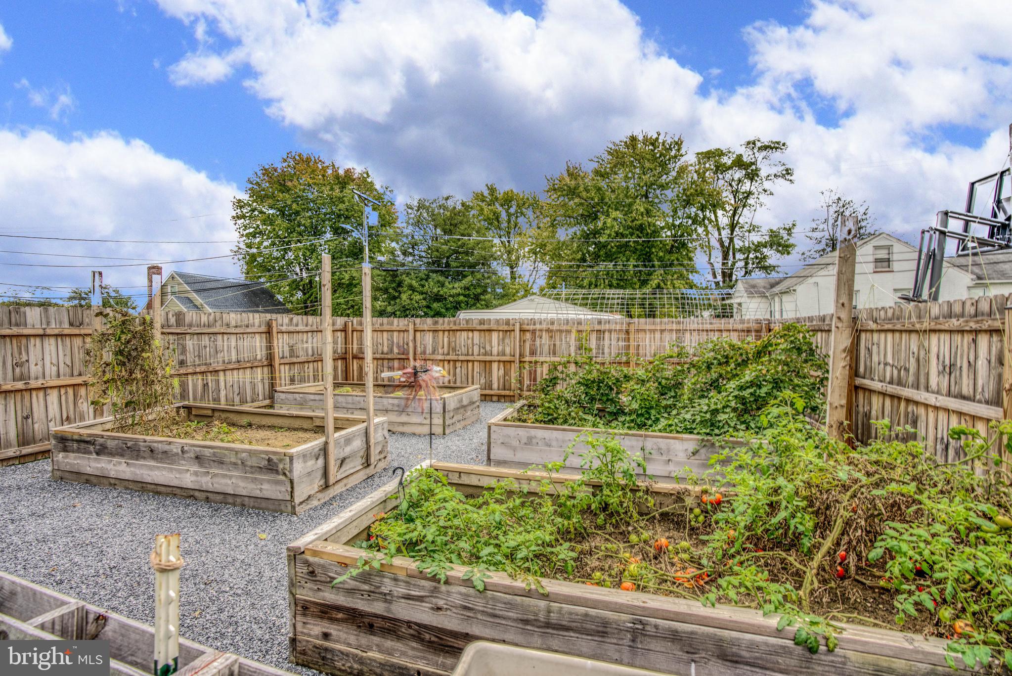 ROLAND TERRACE - Residential