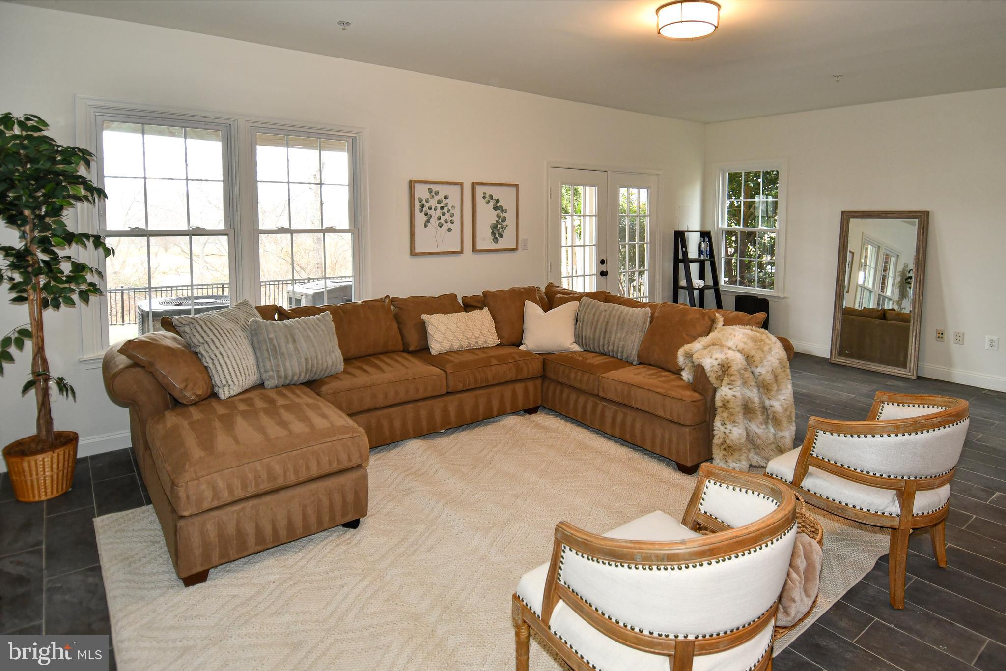 RIVER CREEK - Residential