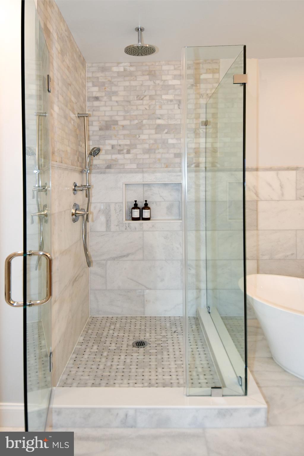 RIVER CREEK - Residential