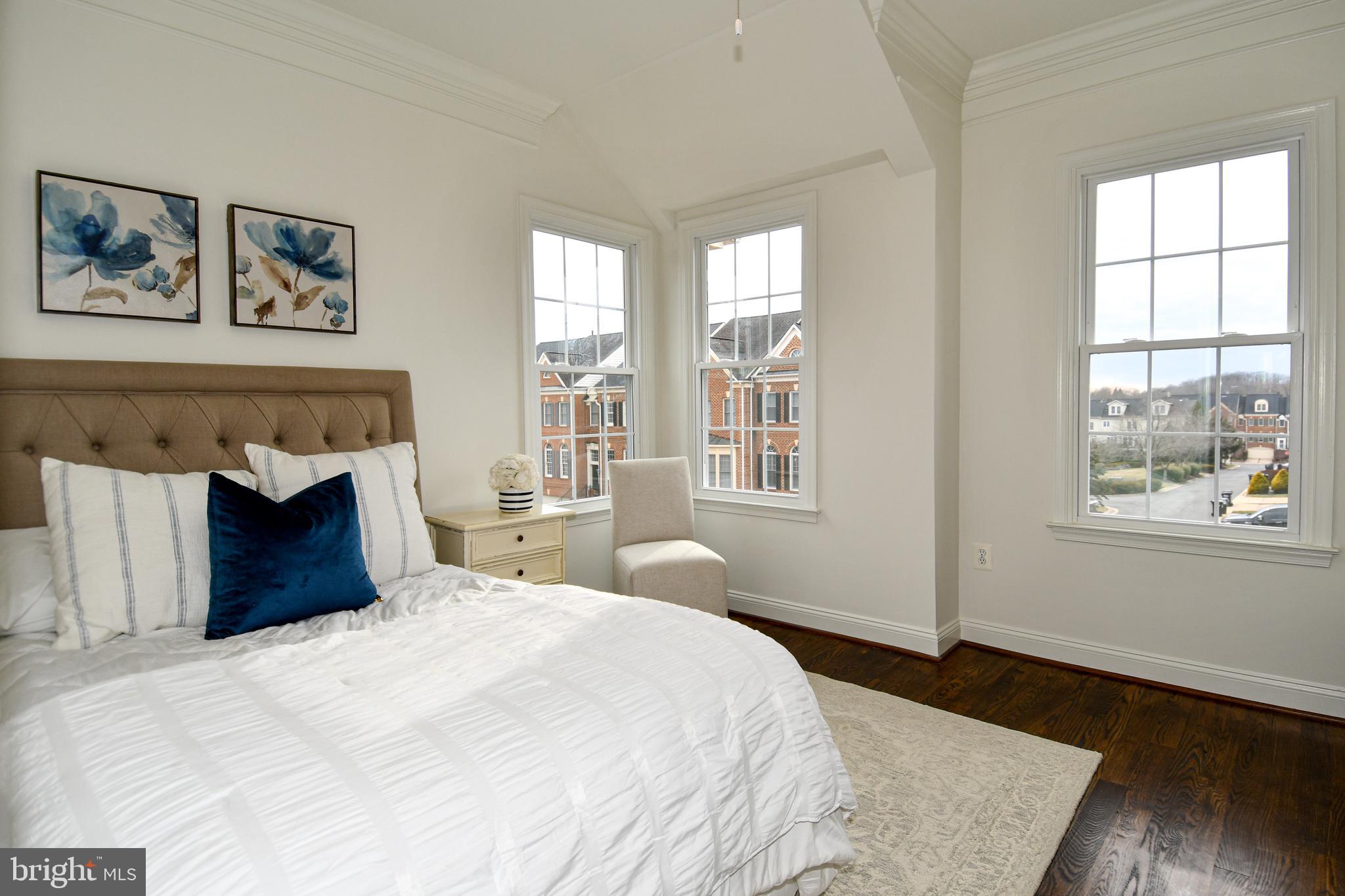 RIVER CREEK - Residential