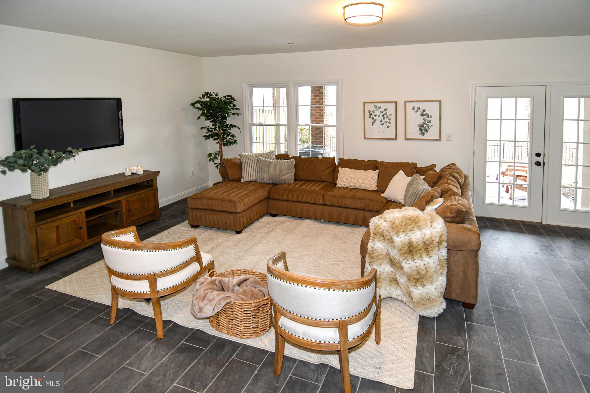 RIVER CREEK - Residential