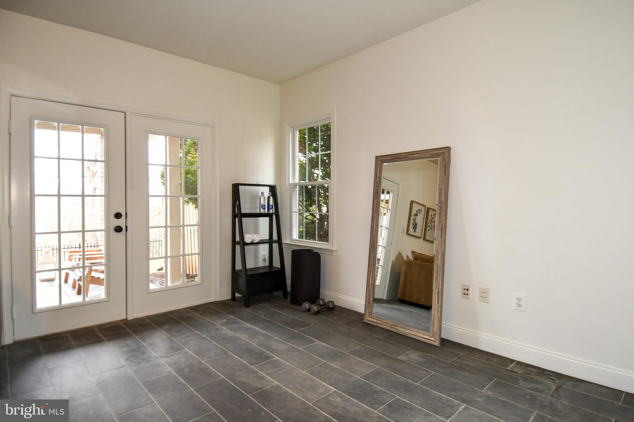 RIVER CREEK - Residential