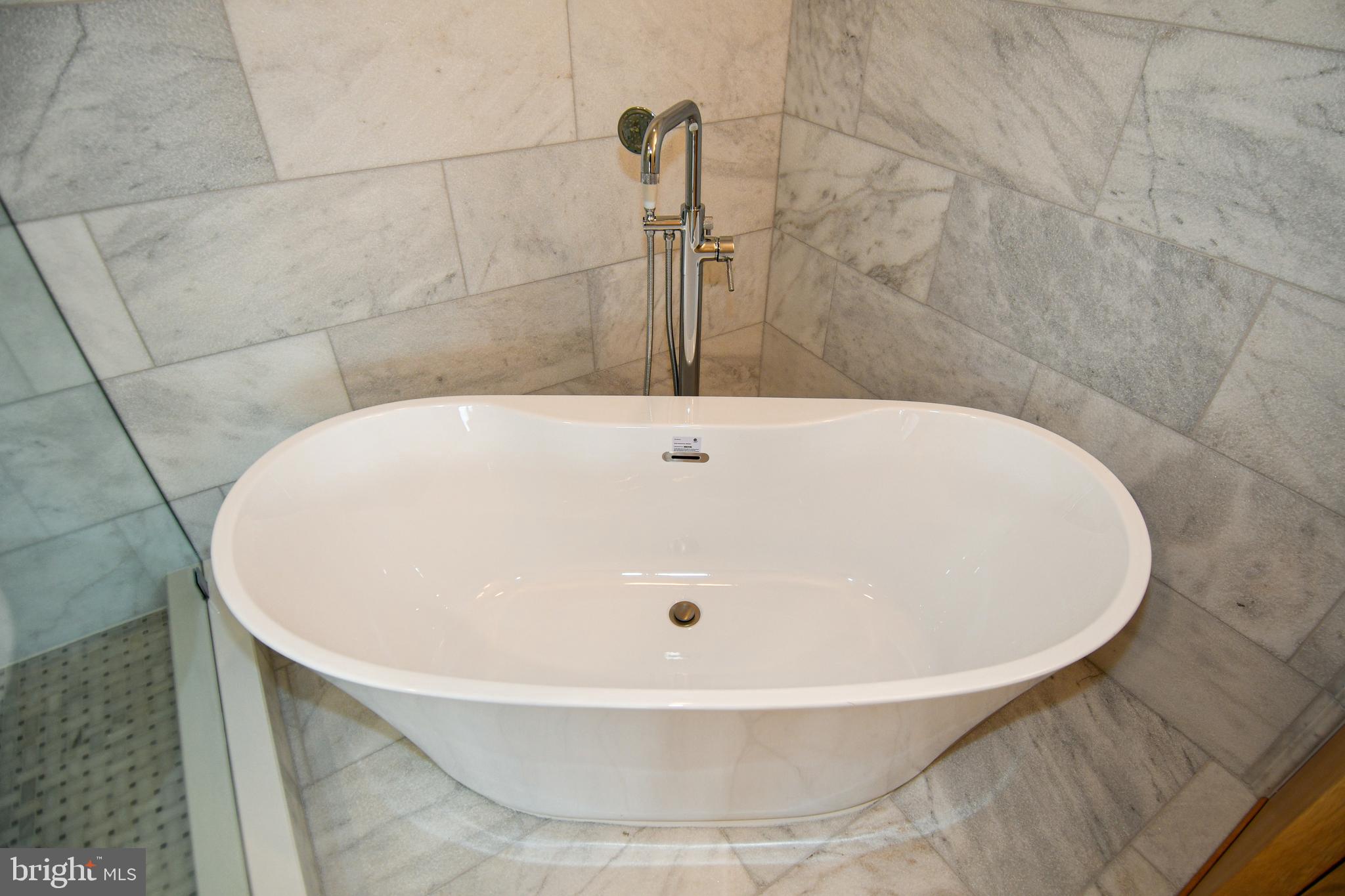 RIVER CREEK - Residential