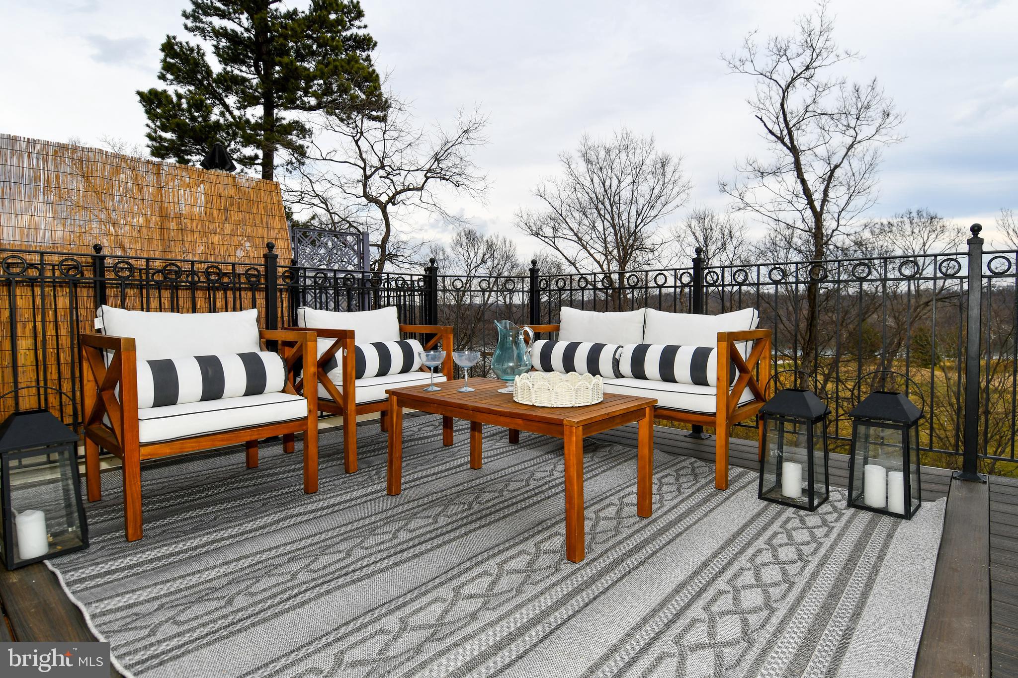 RIVER CREEK - Residential