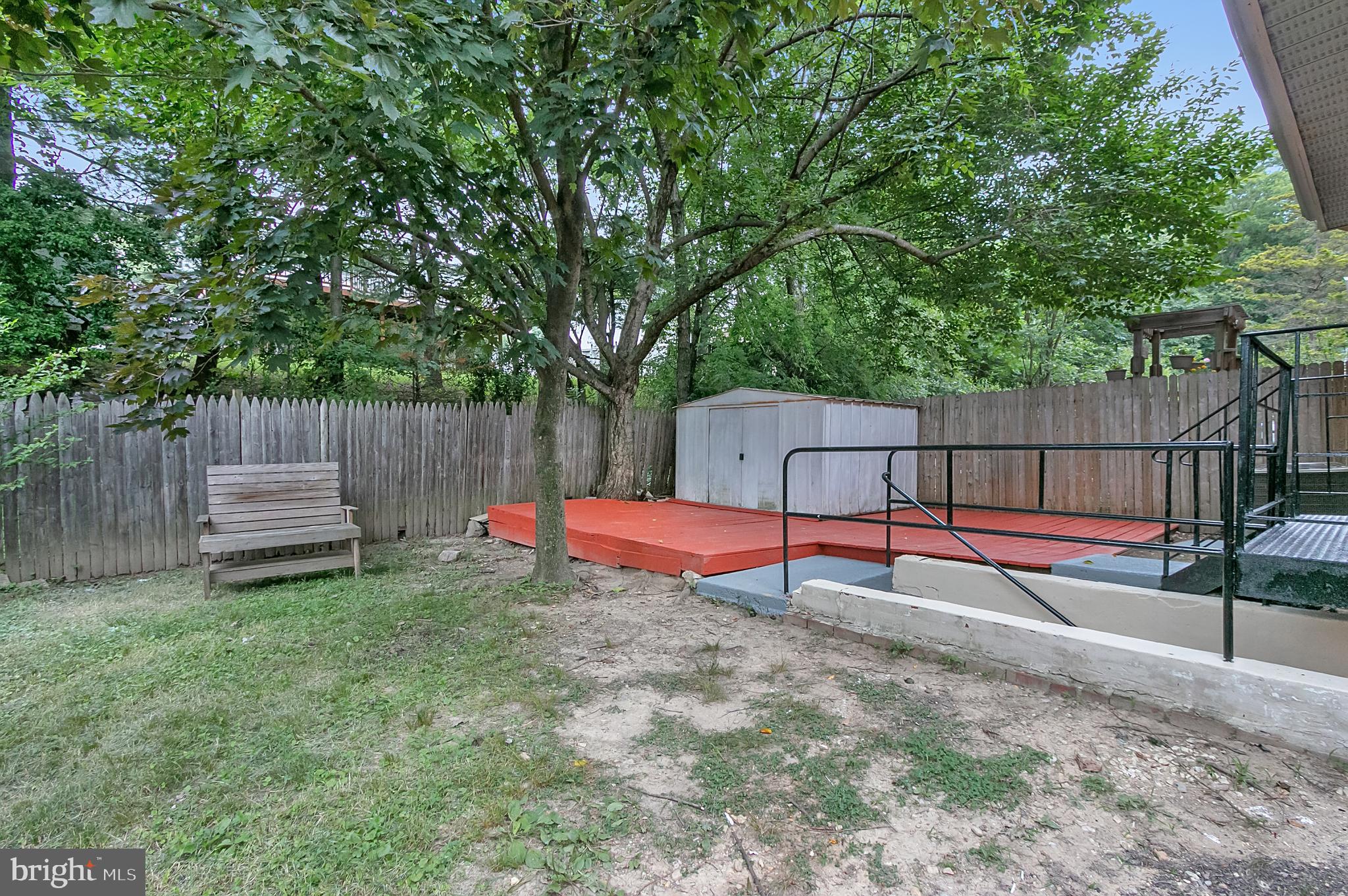 LAURELTON FOREST - Residential