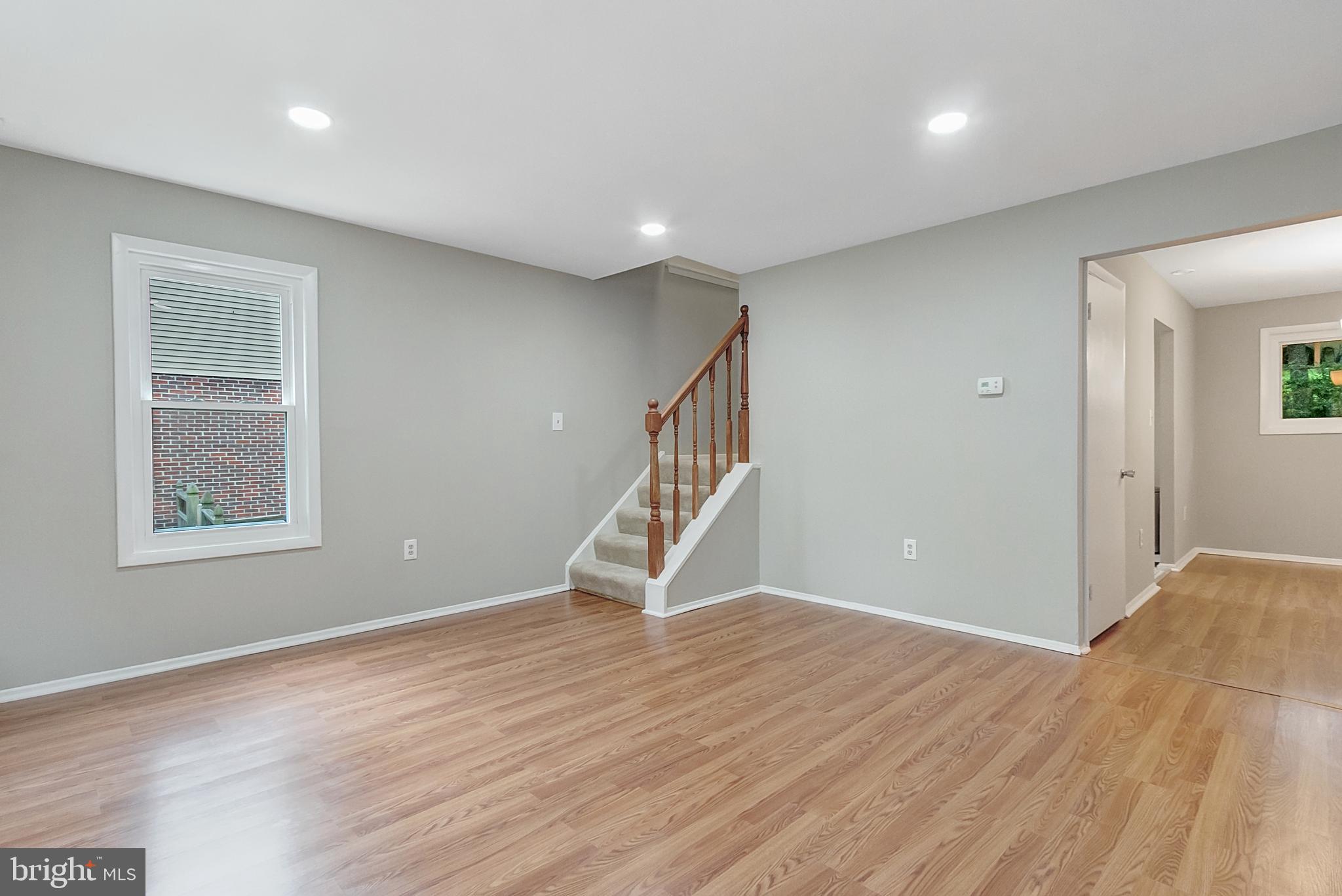 LAURELTON FOREST - Residential