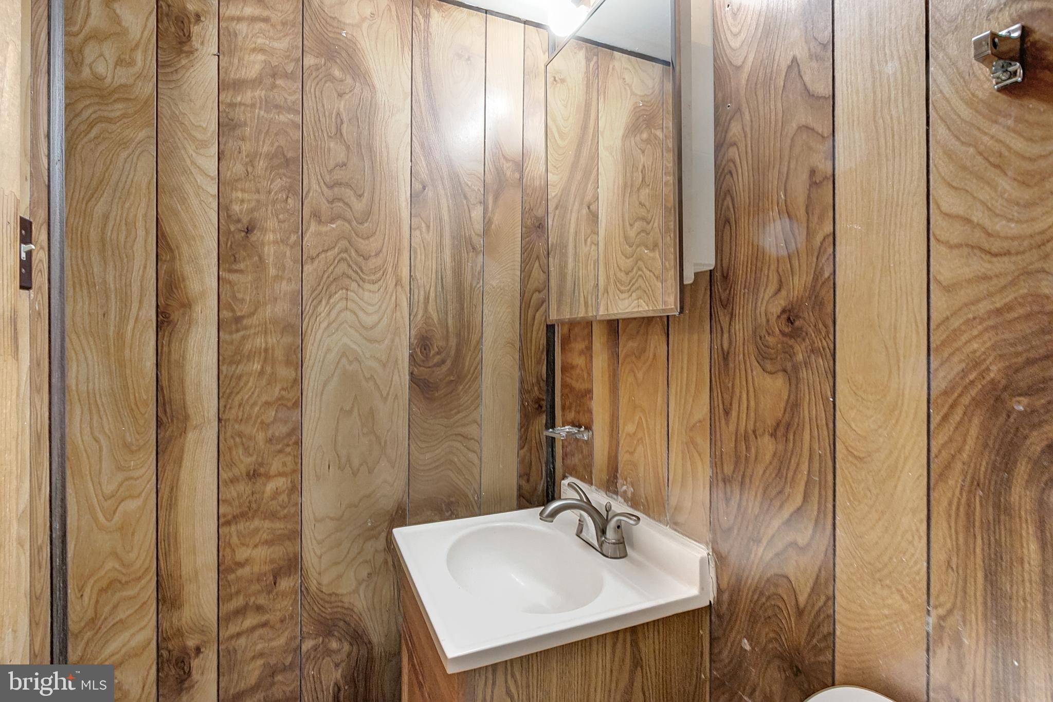 LAURELTON FOREST - Residential