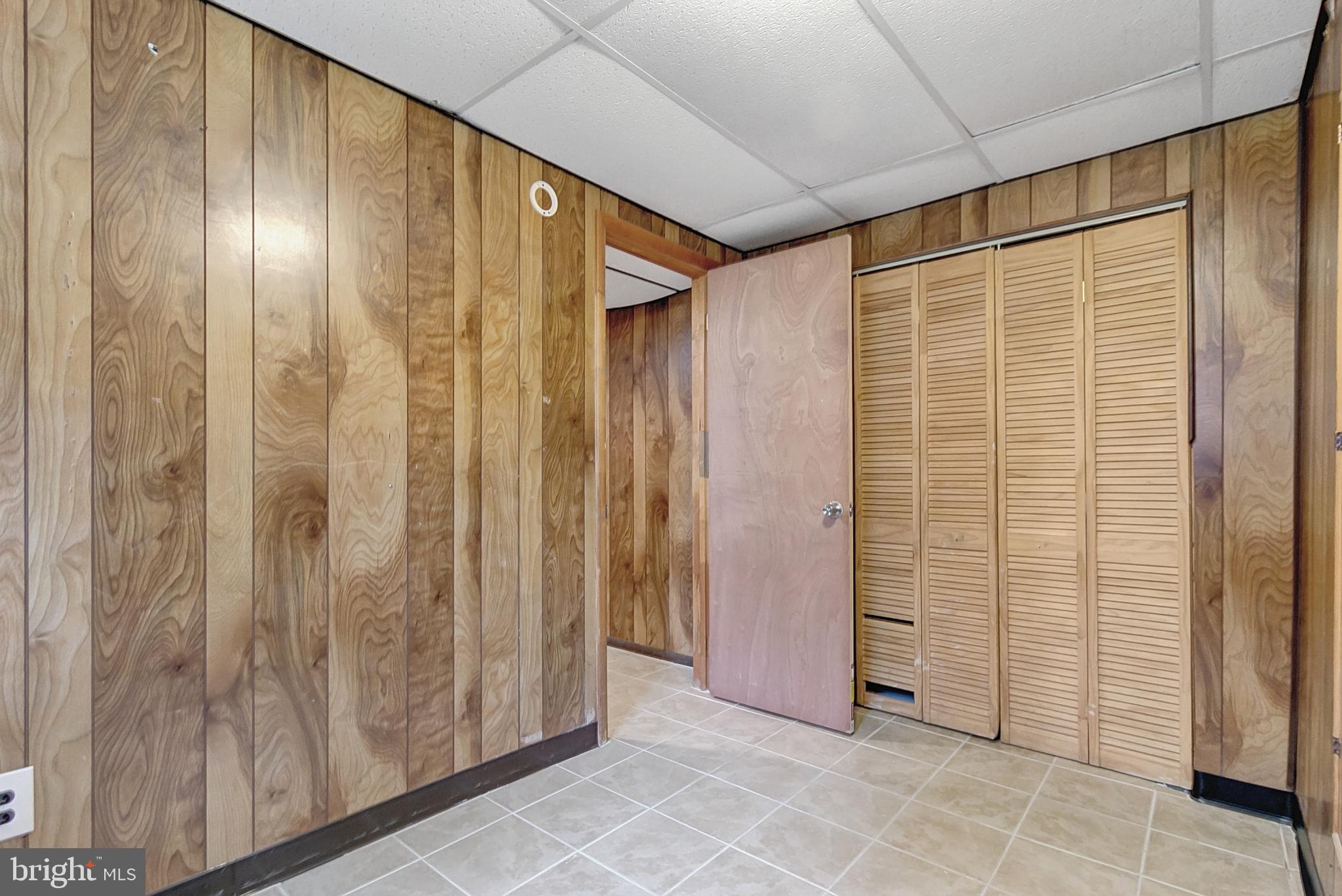 LAURELTON FOREST - Residential