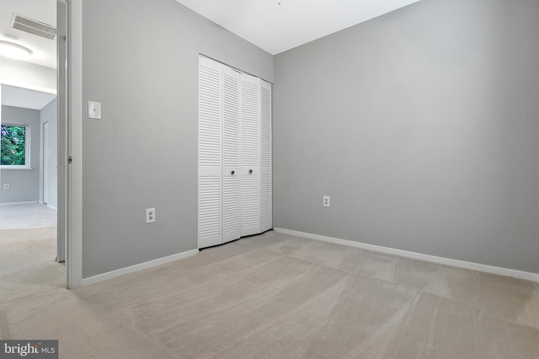 LAURELTON FOREST - Residential