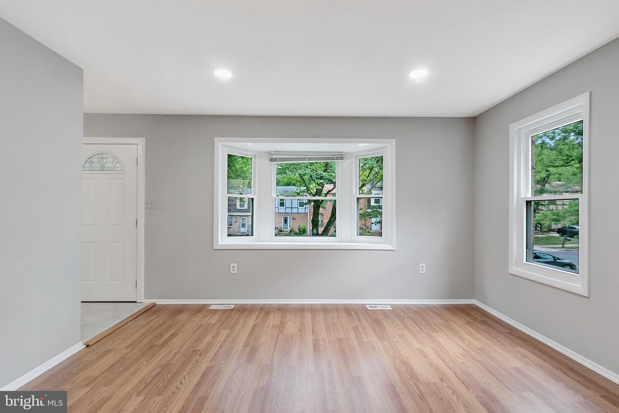 LAURELTON FOREST - Residential