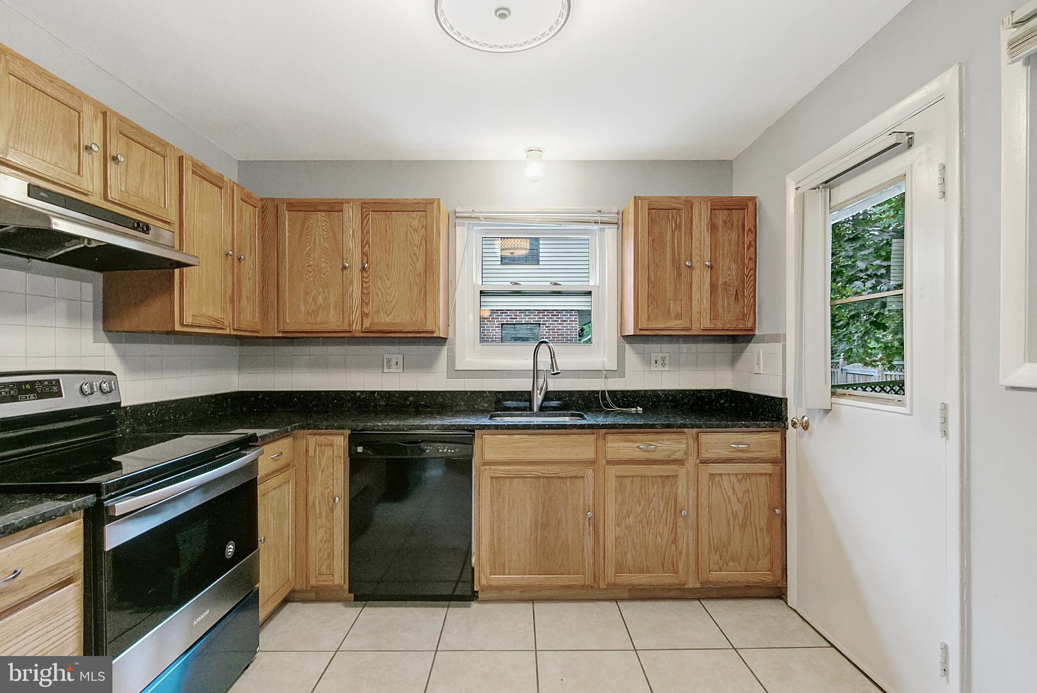 LAURELTON FOREST - Residential