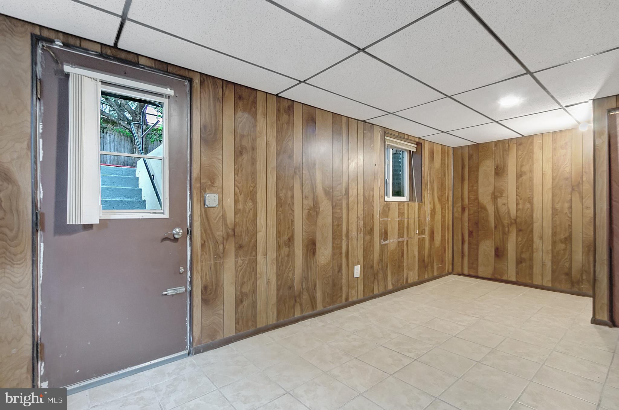 LAURELTON FOREST - Residential