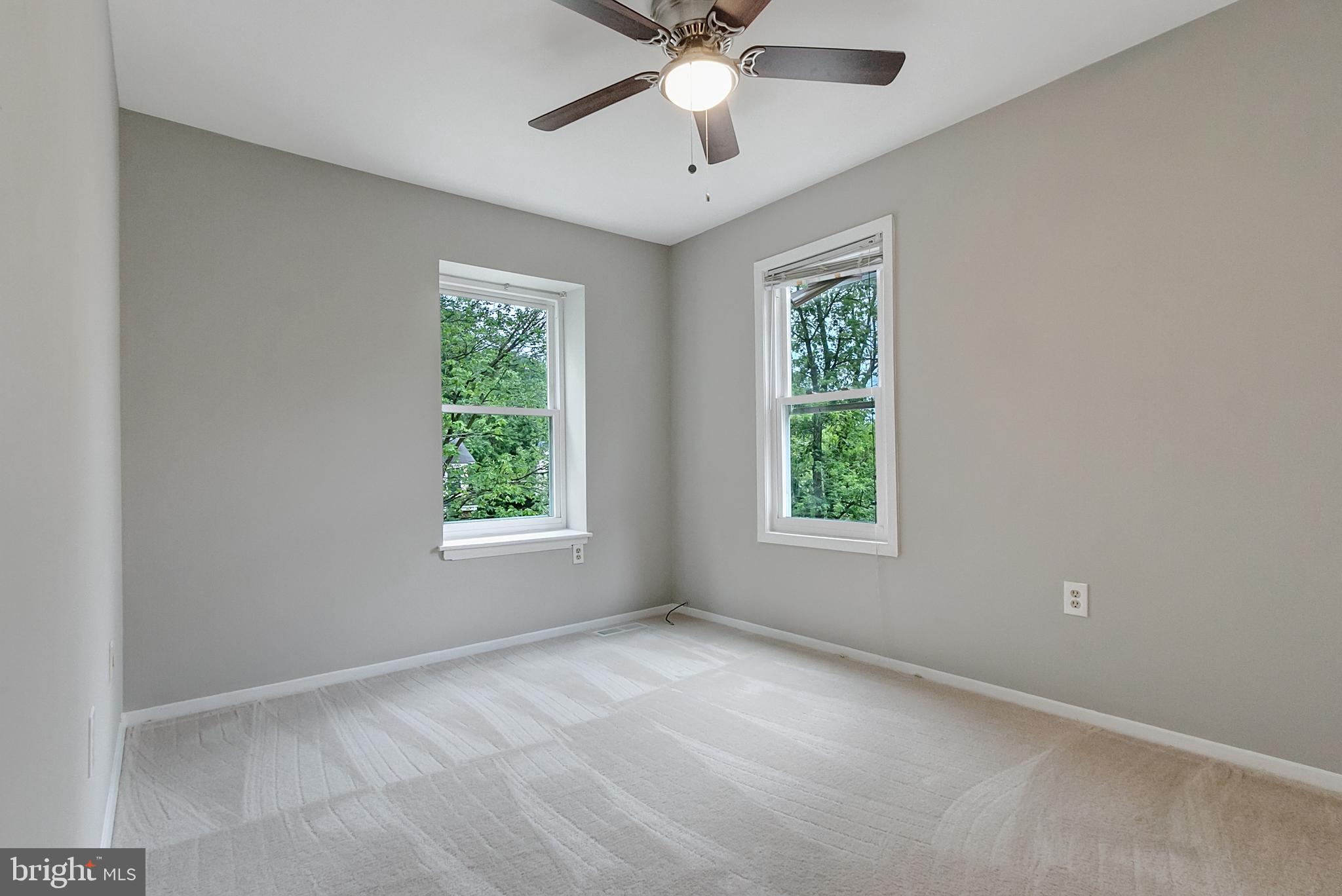 LAURELTON FOREST - Residential