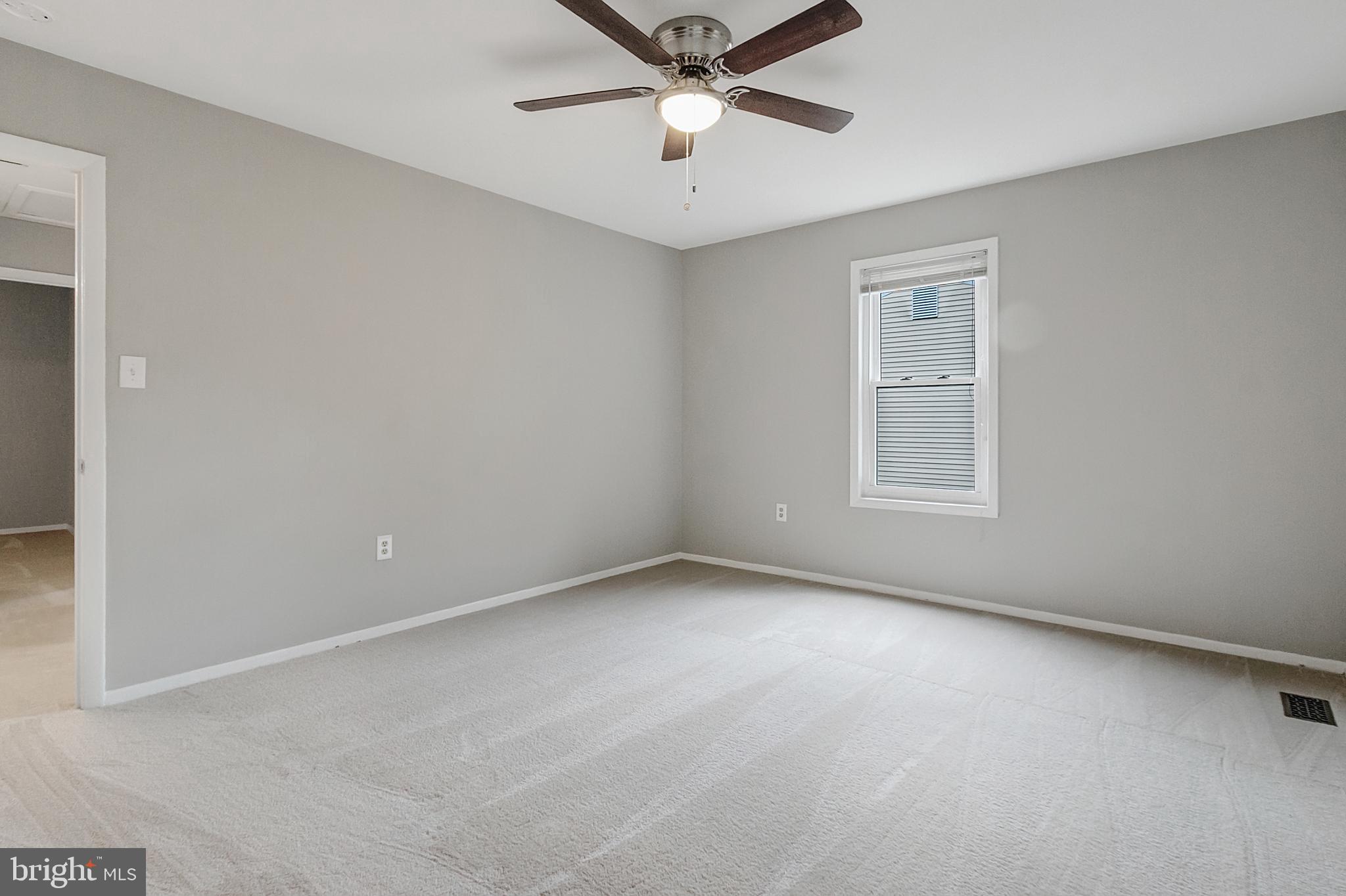 LAURELTON FOREST - Residential