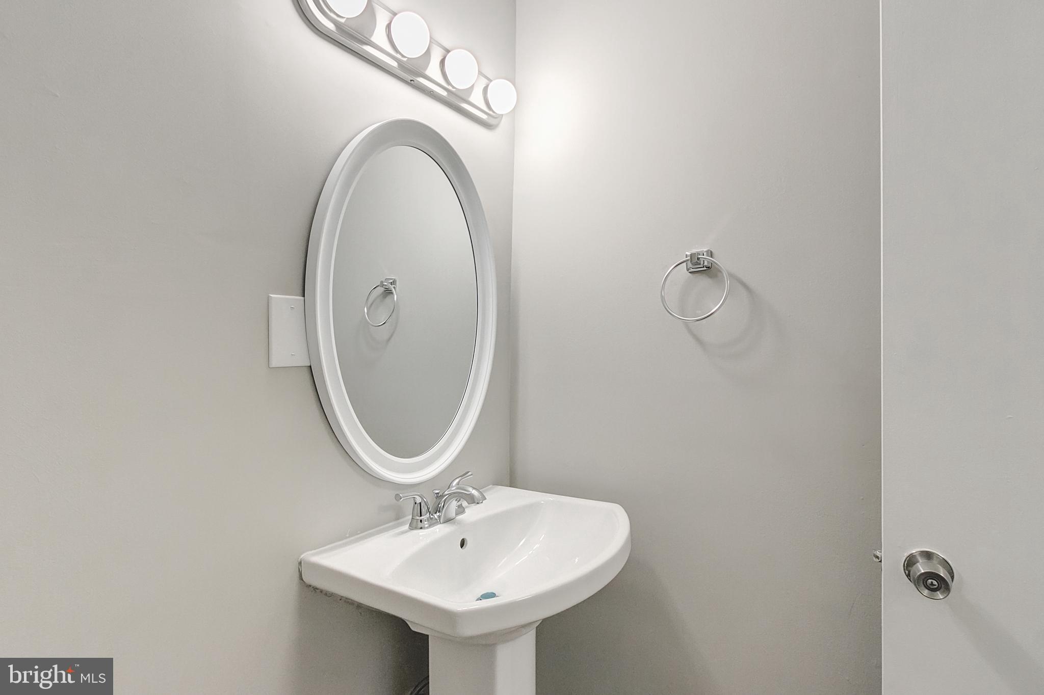 LAURELTON FOREST - Residential