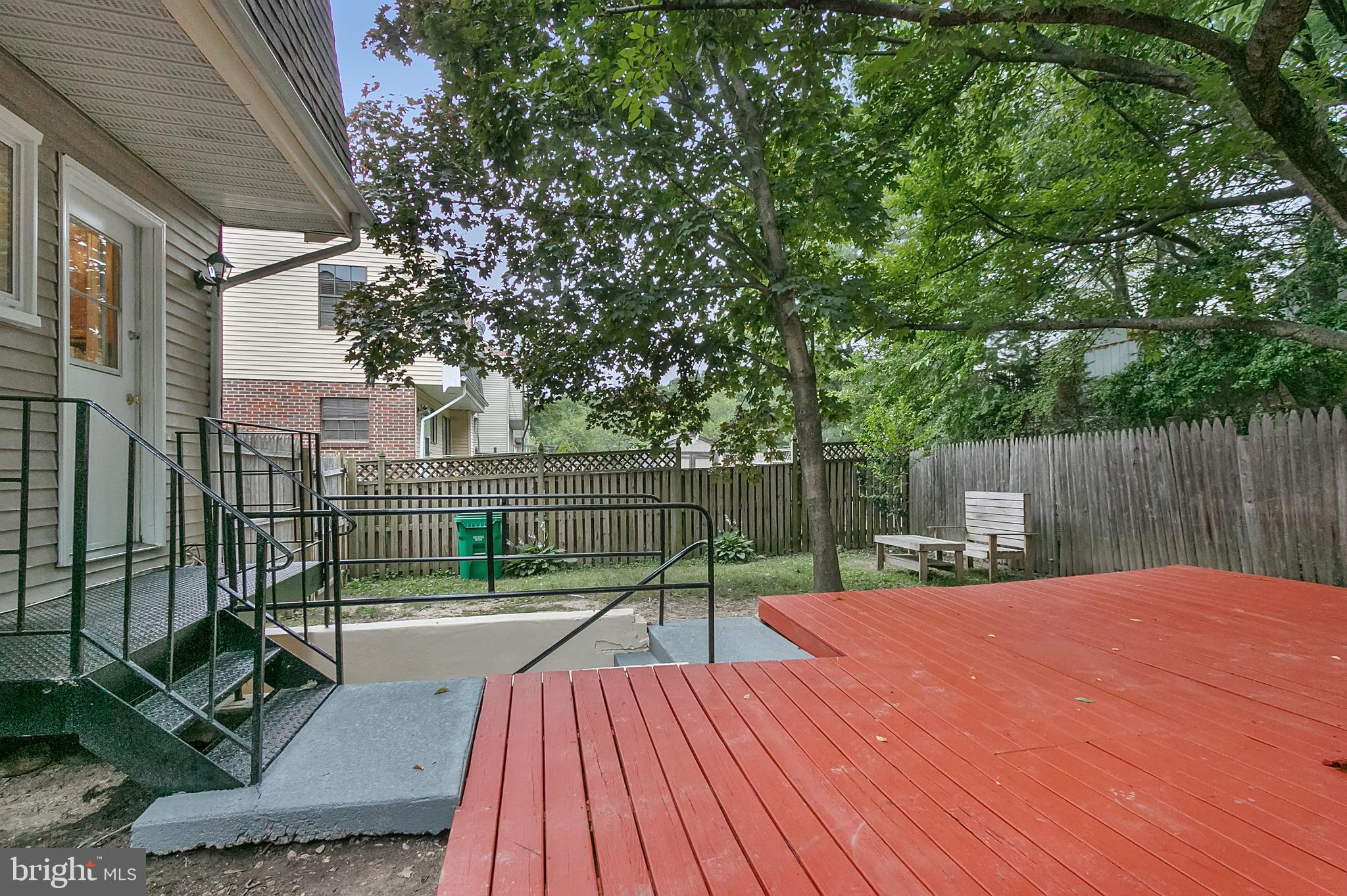 LAURELTON FOREST - Residential