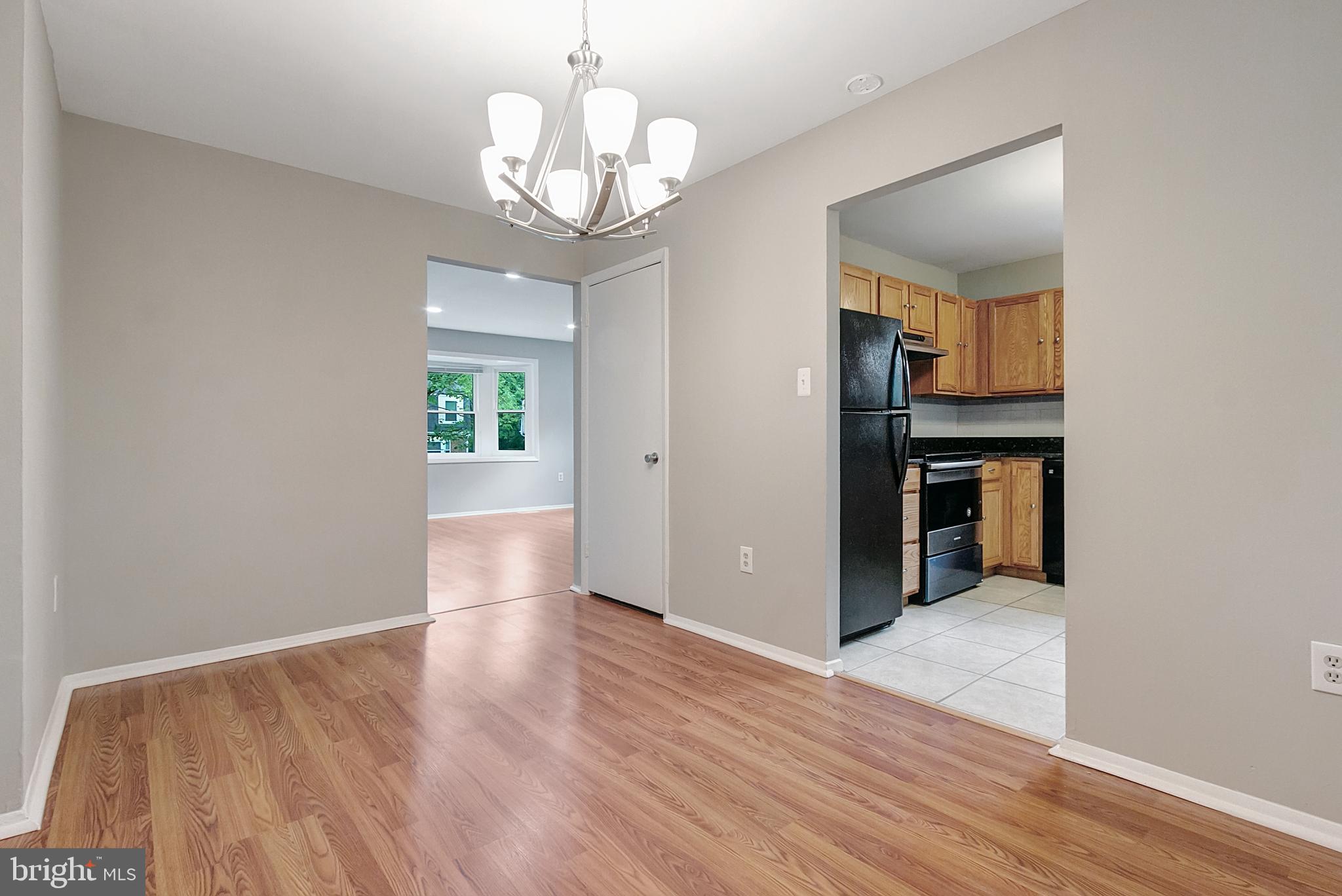 LAURELTON FOREST - Residential