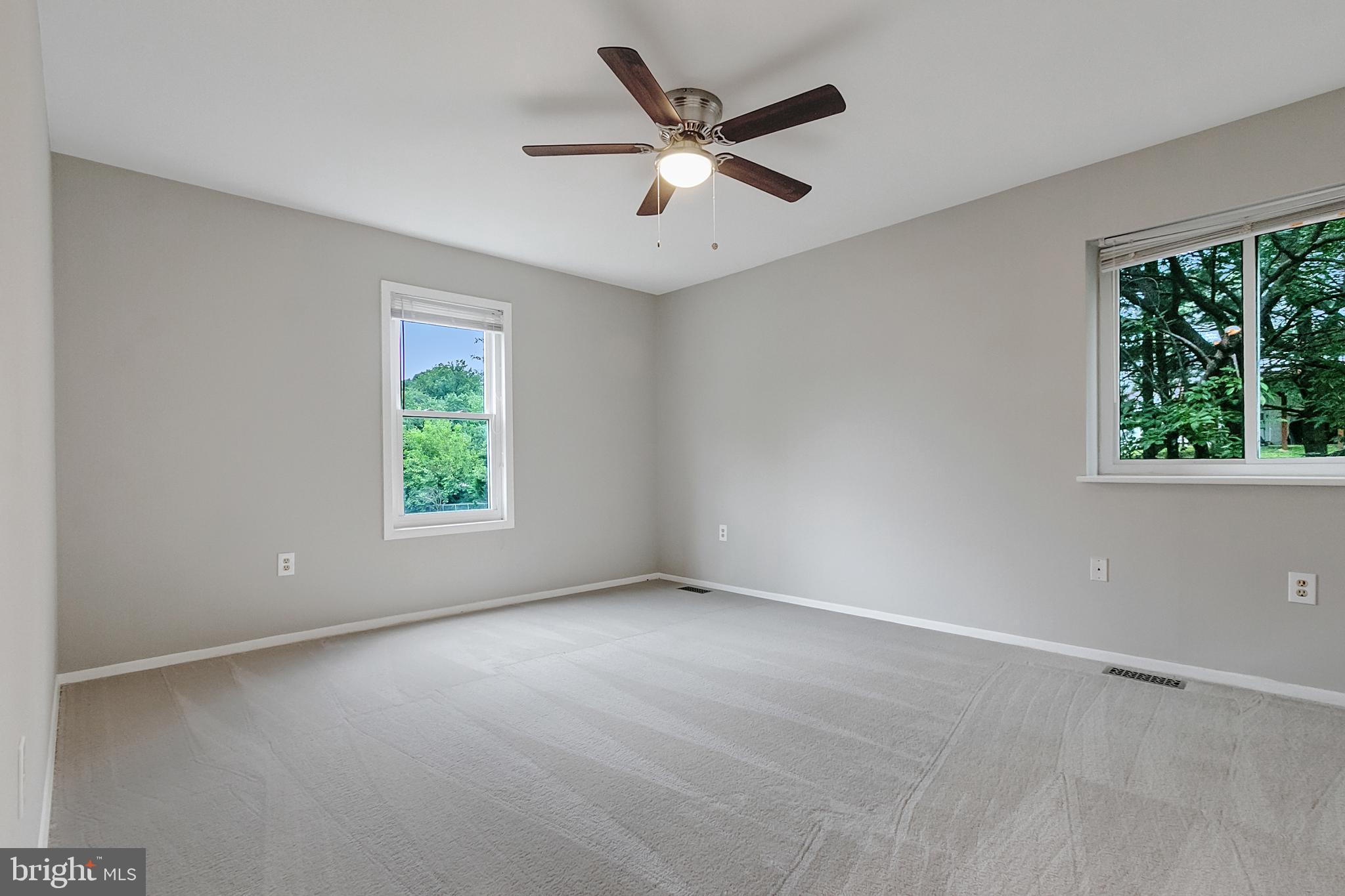 LAURELTON FOREST - Residential