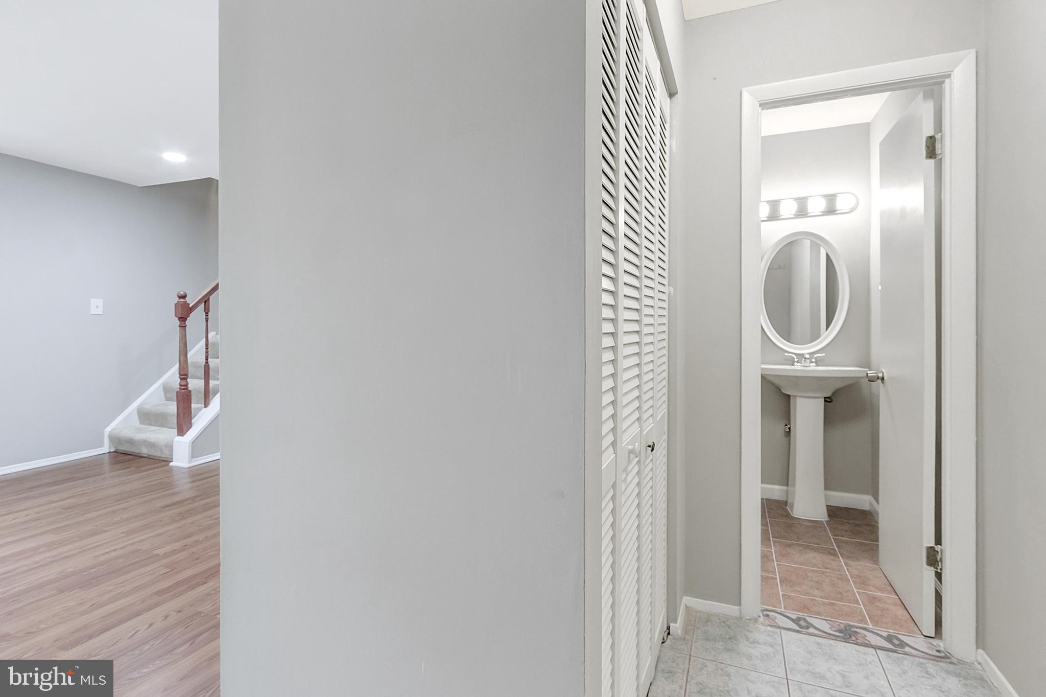 LAURELTON FOREST - Residential