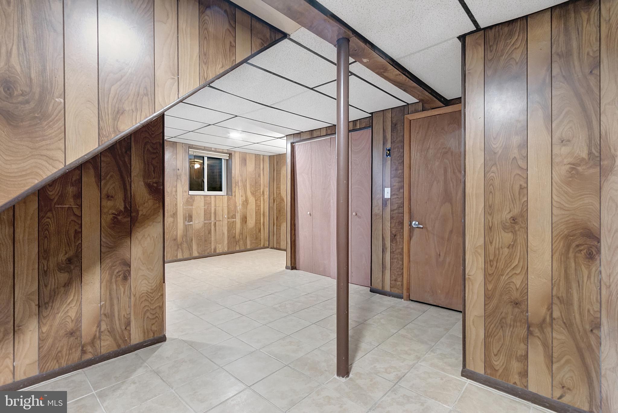 LAURELTON FOREST - Residential