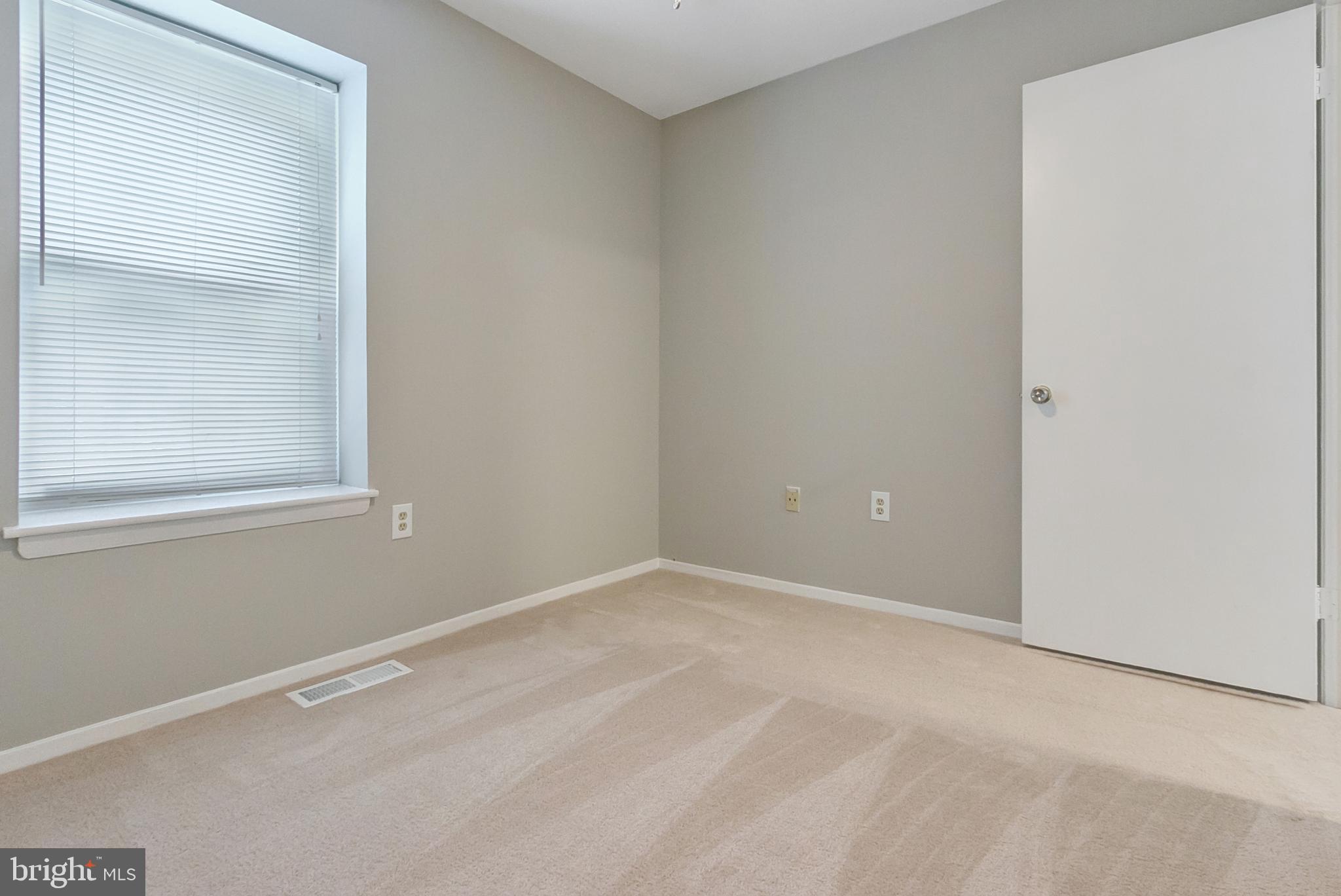 LAURELTON FOREST - Residential