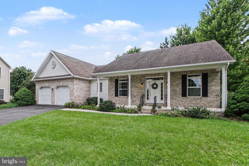 Photo of 5 Baird Court, CARLISLE, PA 17013 (MLS # PACB2057442)