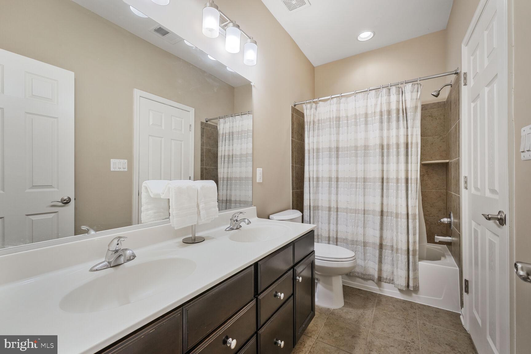 KINGSTOWNE - Residential