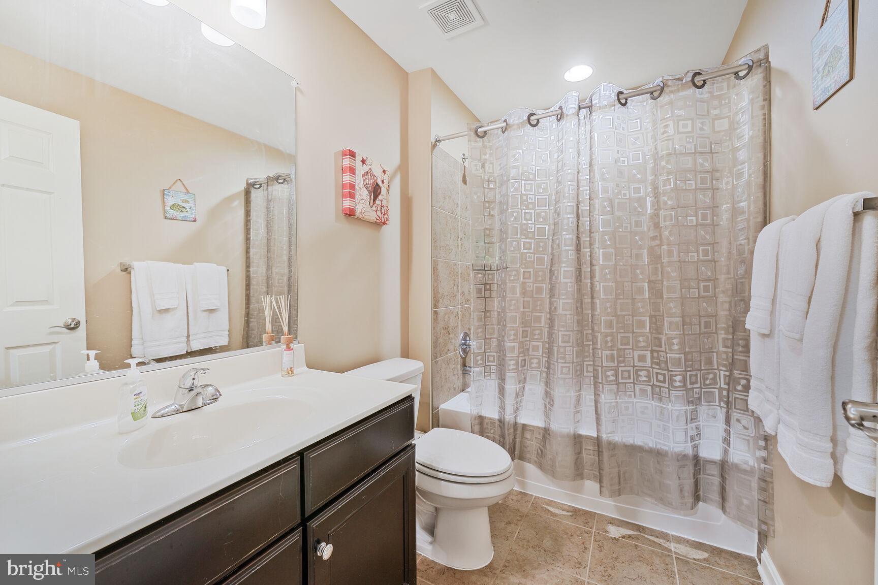 KINGSTOWNE - Residential