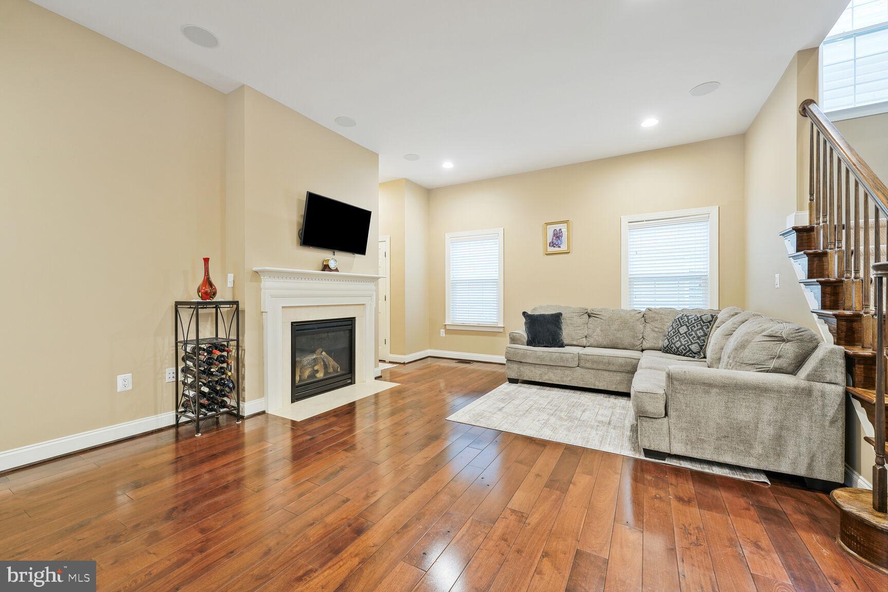 KINGSTOWNE - Residential