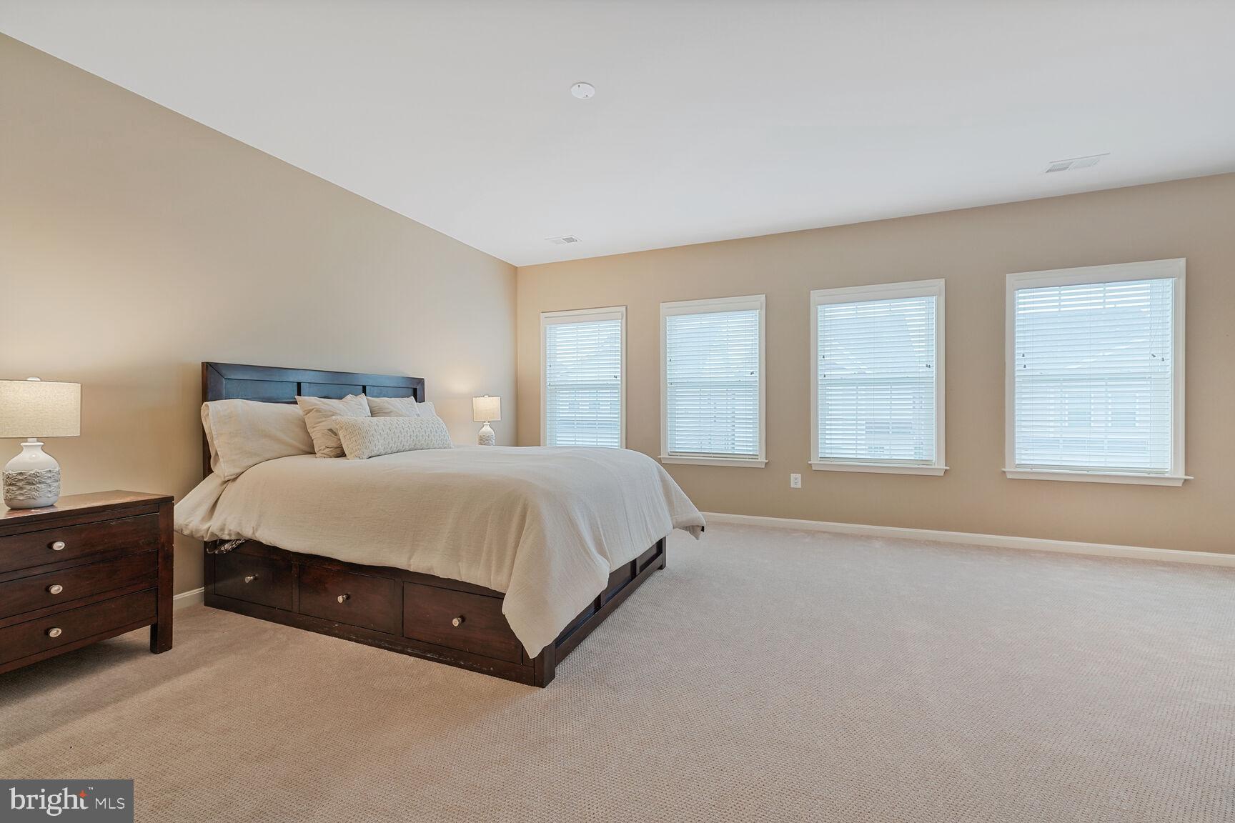 KINGSTOWNE - Residential