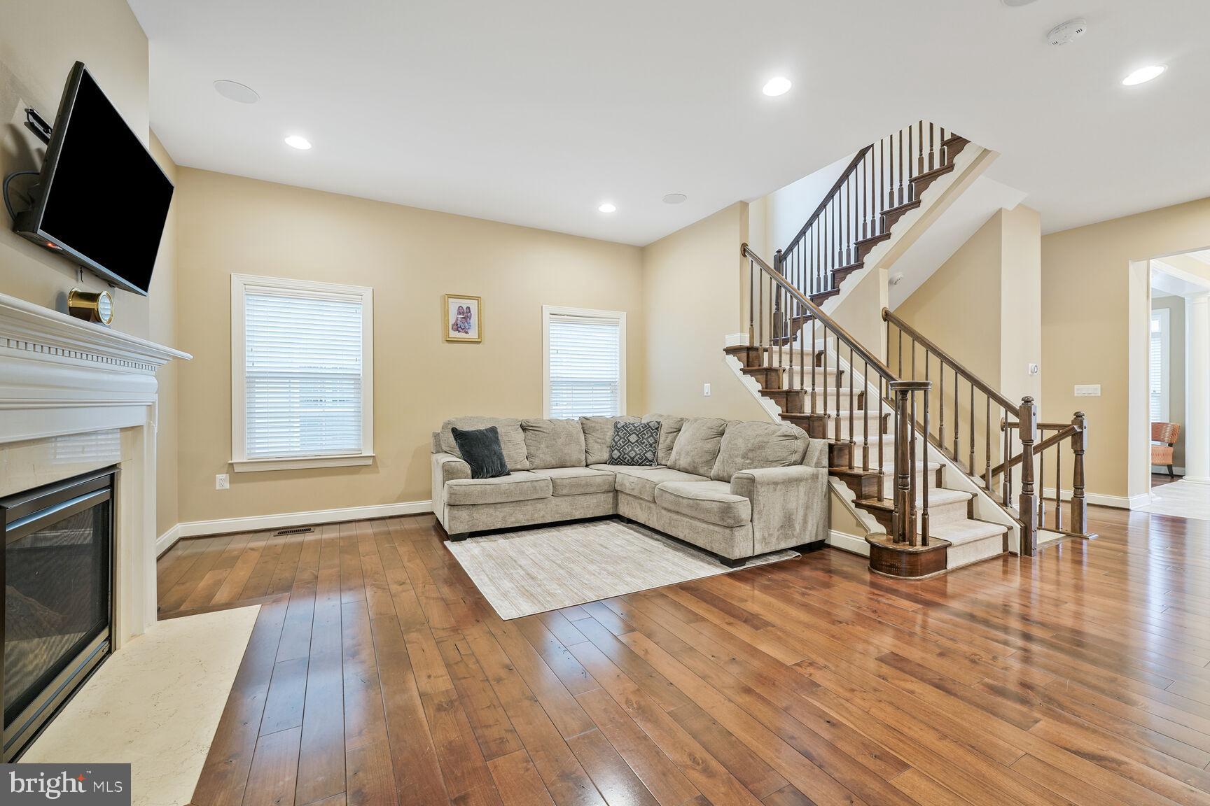 KINGSTOWNE - Residential