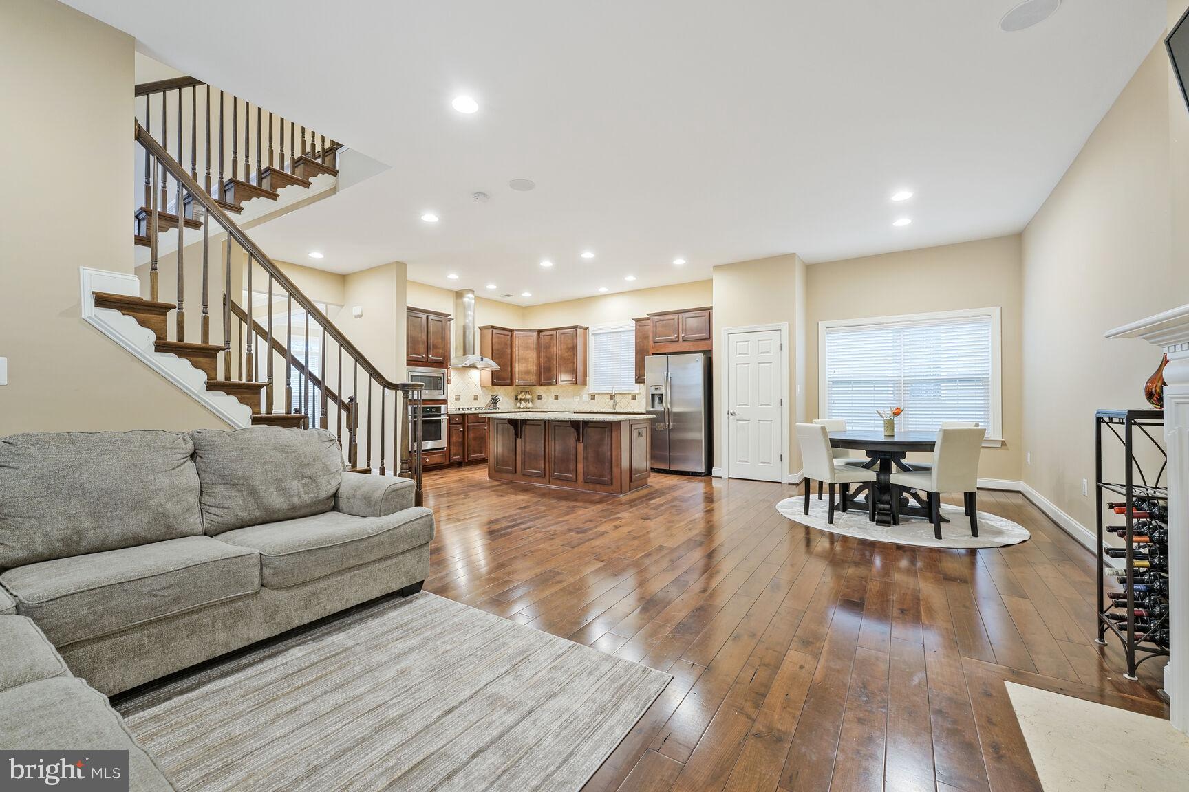 KINGSTOWNE - Residential