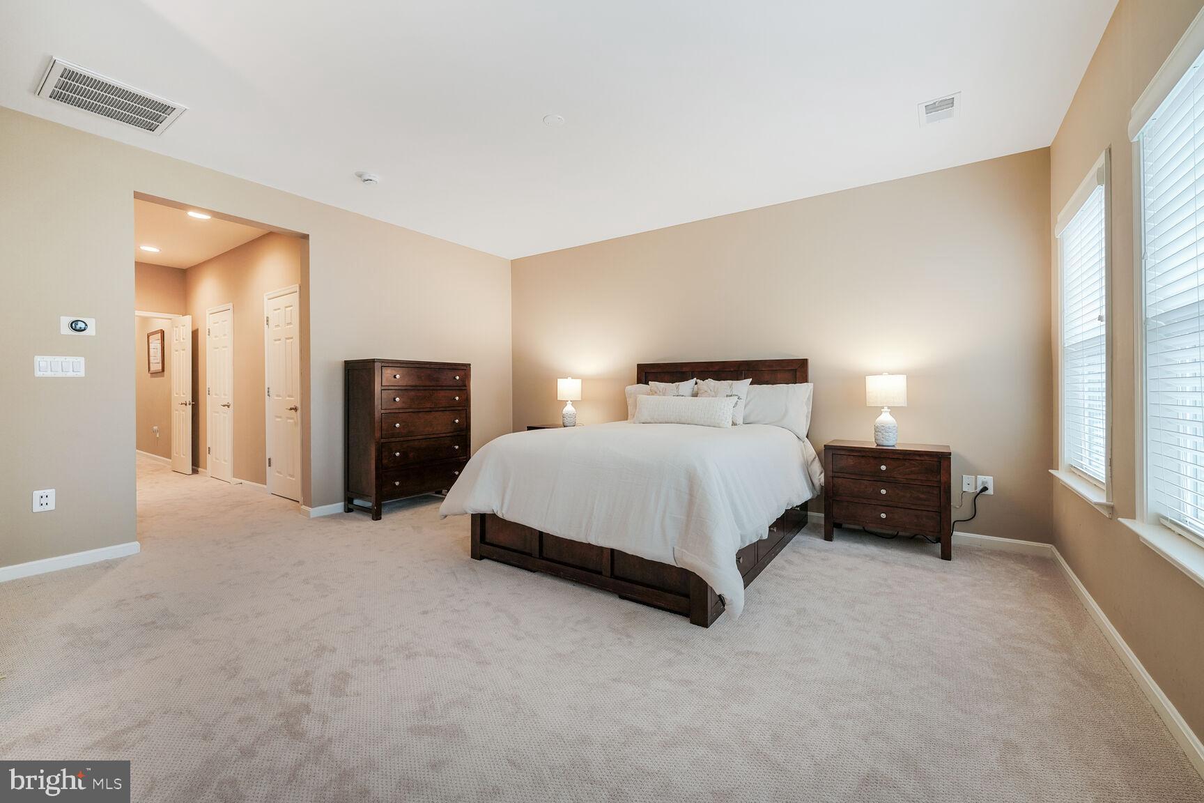 KINGSTOWNE - Residential