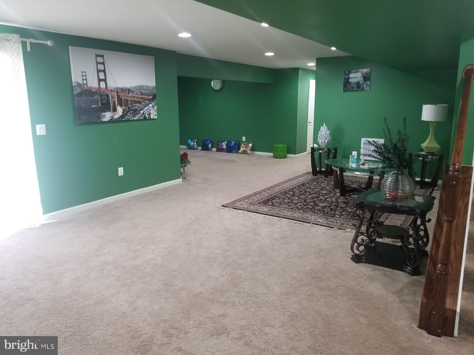 HUNTER RIDGE ESTATES - Residential