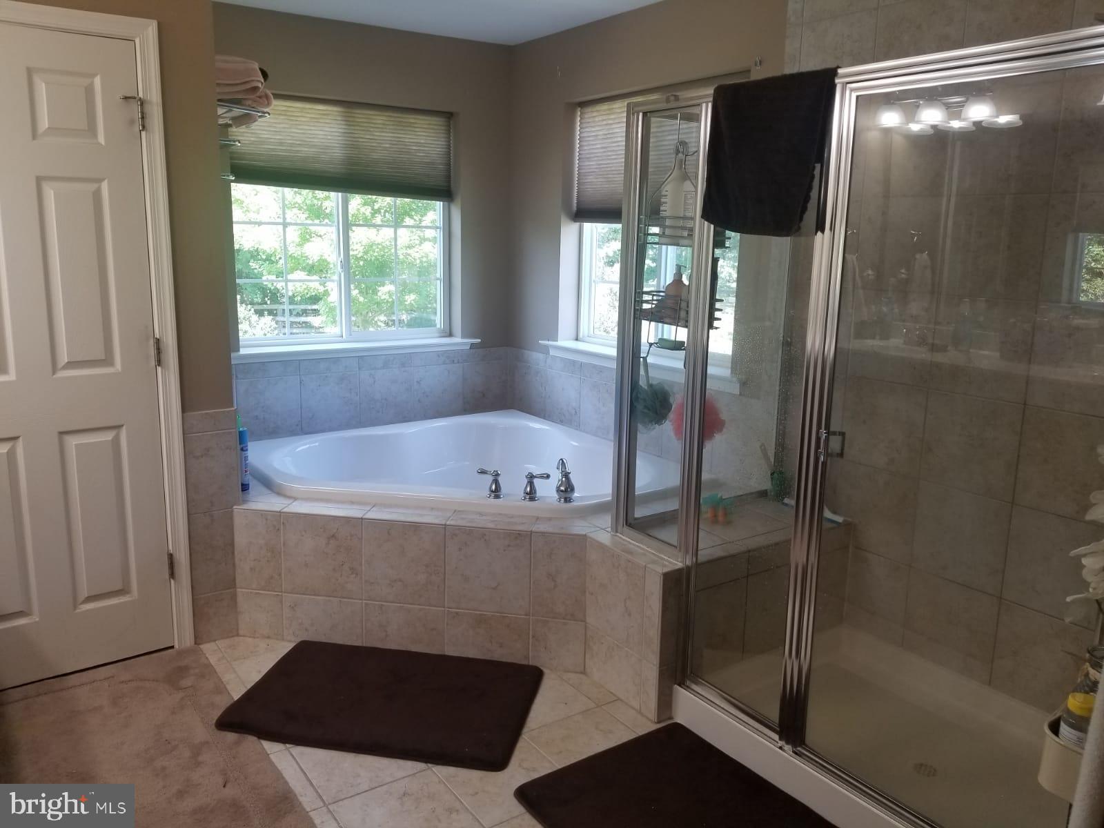 HUNTER RIDGE ESTATES - Residential