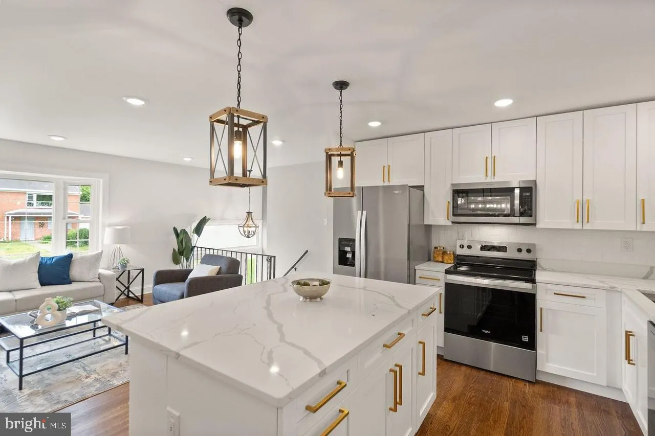 Chantilly, Virginia 20151, United States, 4 Bedrooms Bedrooms, ,2 BathroomsBathrooms,Residential,Active,154462