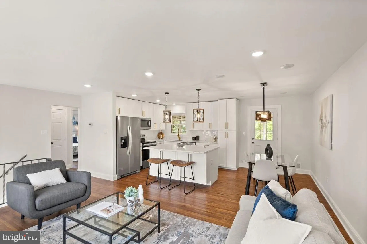 Chantilly, Virginia 20151, United States, 4 Bedrooms Bedrooms, ,2 BathroomsBathrooms,Residential,Active,154462