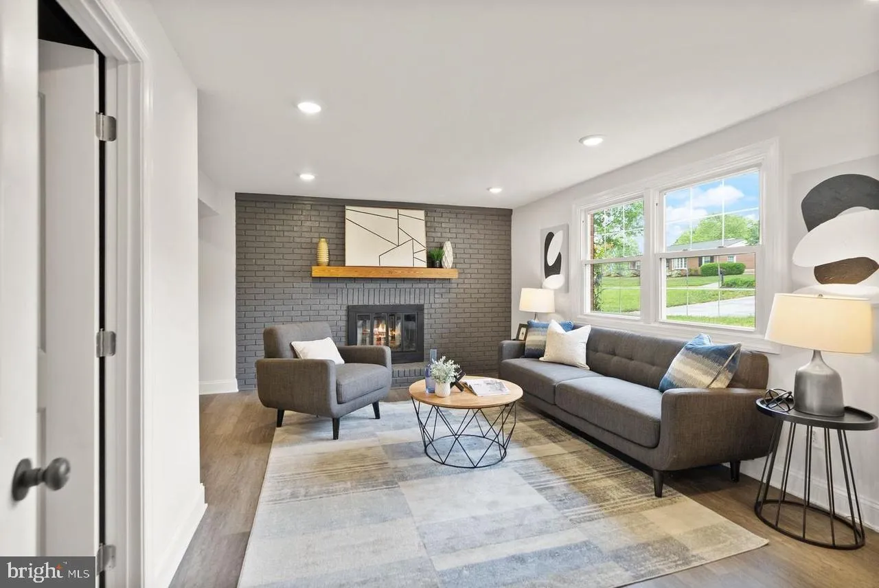 Chantilly, Virginia 20151, United States, 4 Bedrooms Bedrooms, ,2 BathroomsBathrooms,Residential,Active,154462