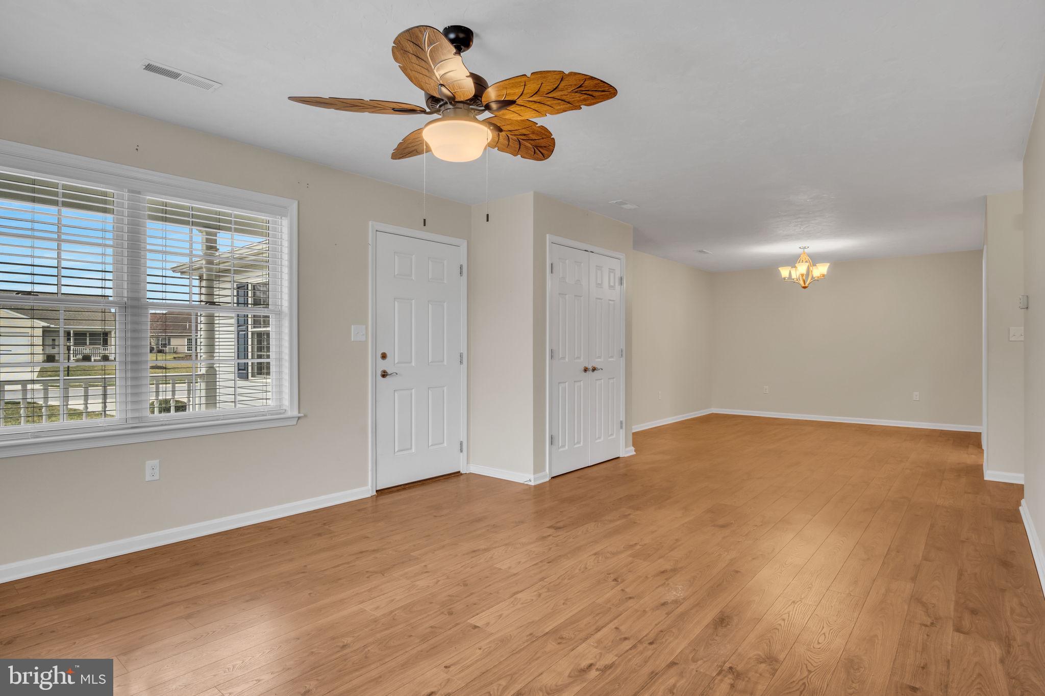 ROTH'S FARM VILLAGE - Residential