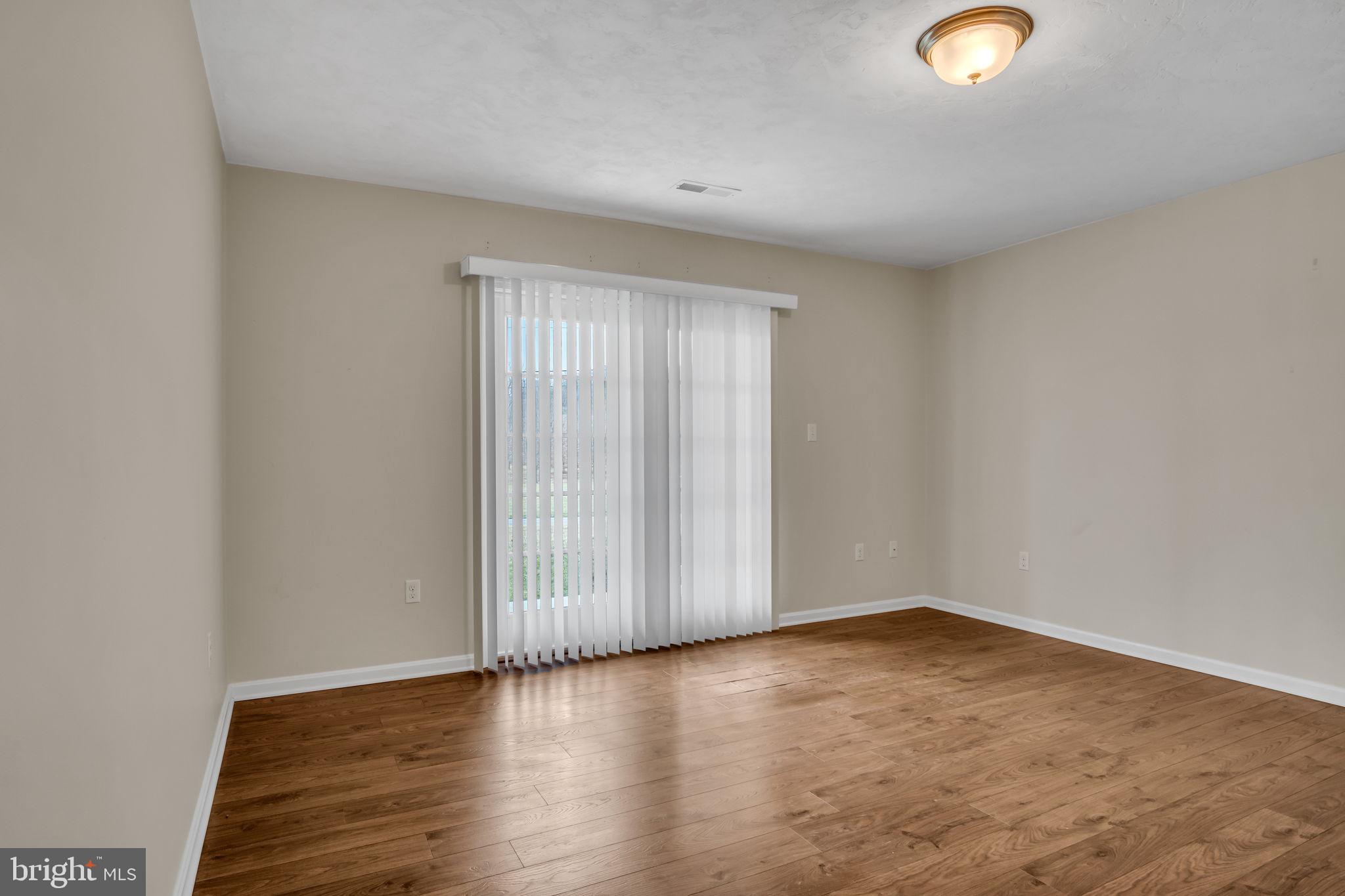 ROTH'S FARM VILLAGE - Residential