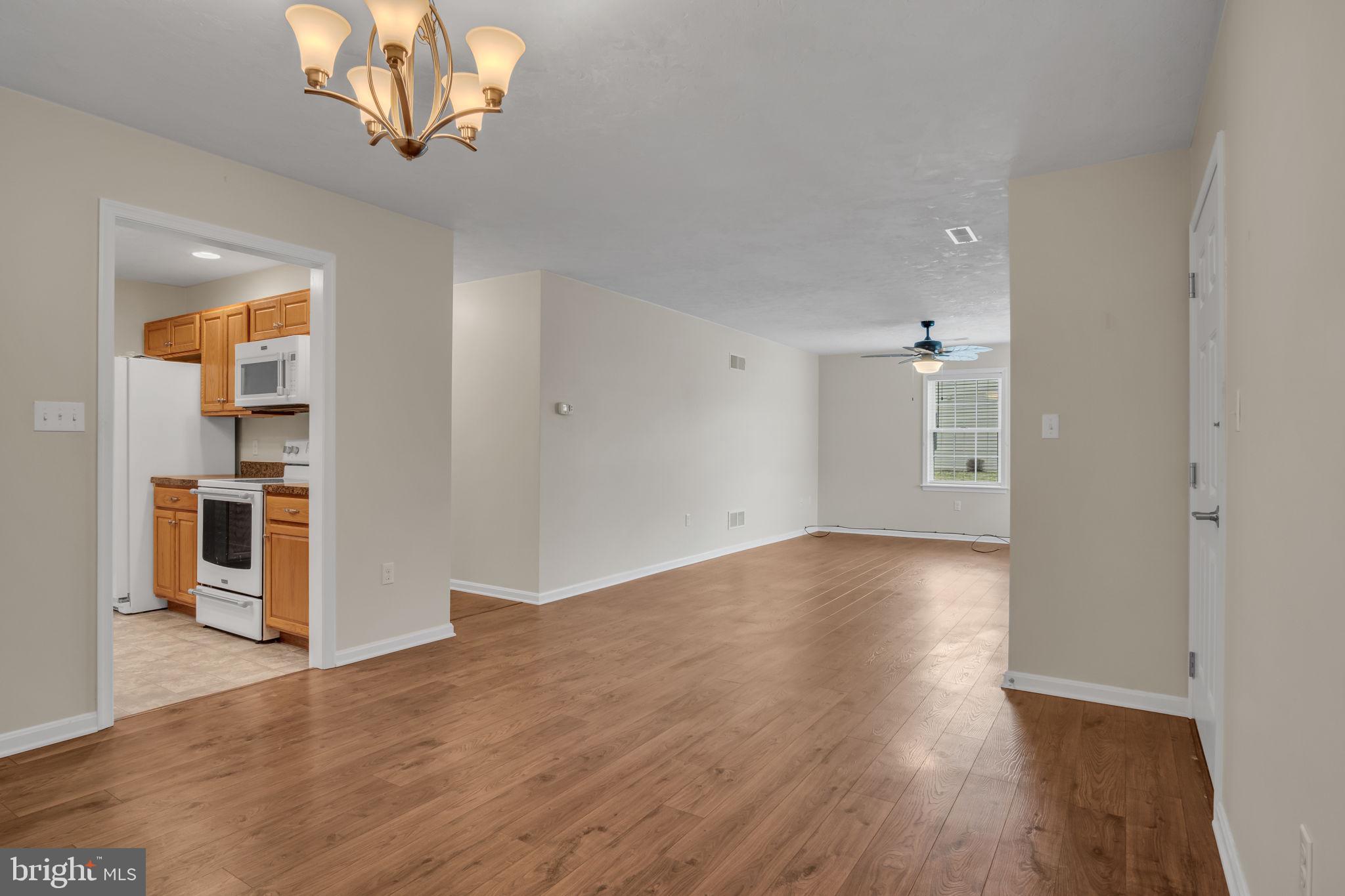 ROTH'S FARM VILLAGE - Residential