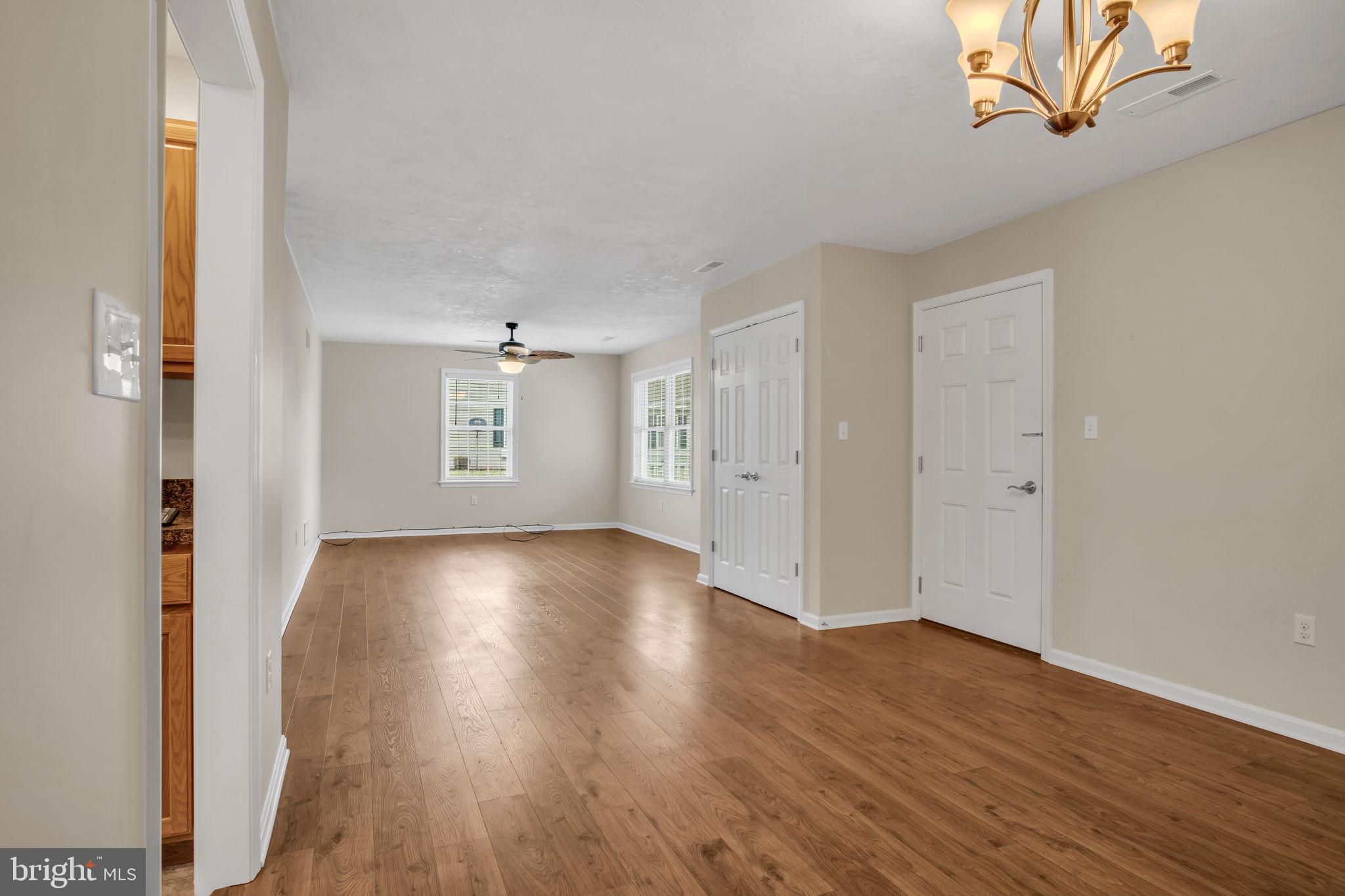 ROTH'S FARM VILLAGE - Residential