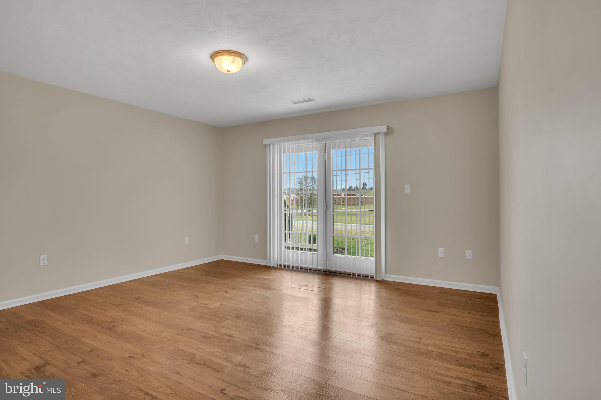 ROTH'S FARM VILLAGE - Residential