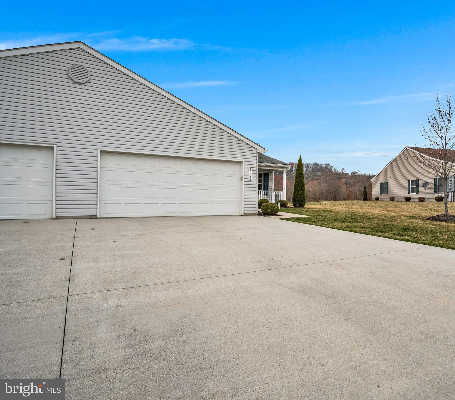 ROTH'S FARM VILLAGE - Residential