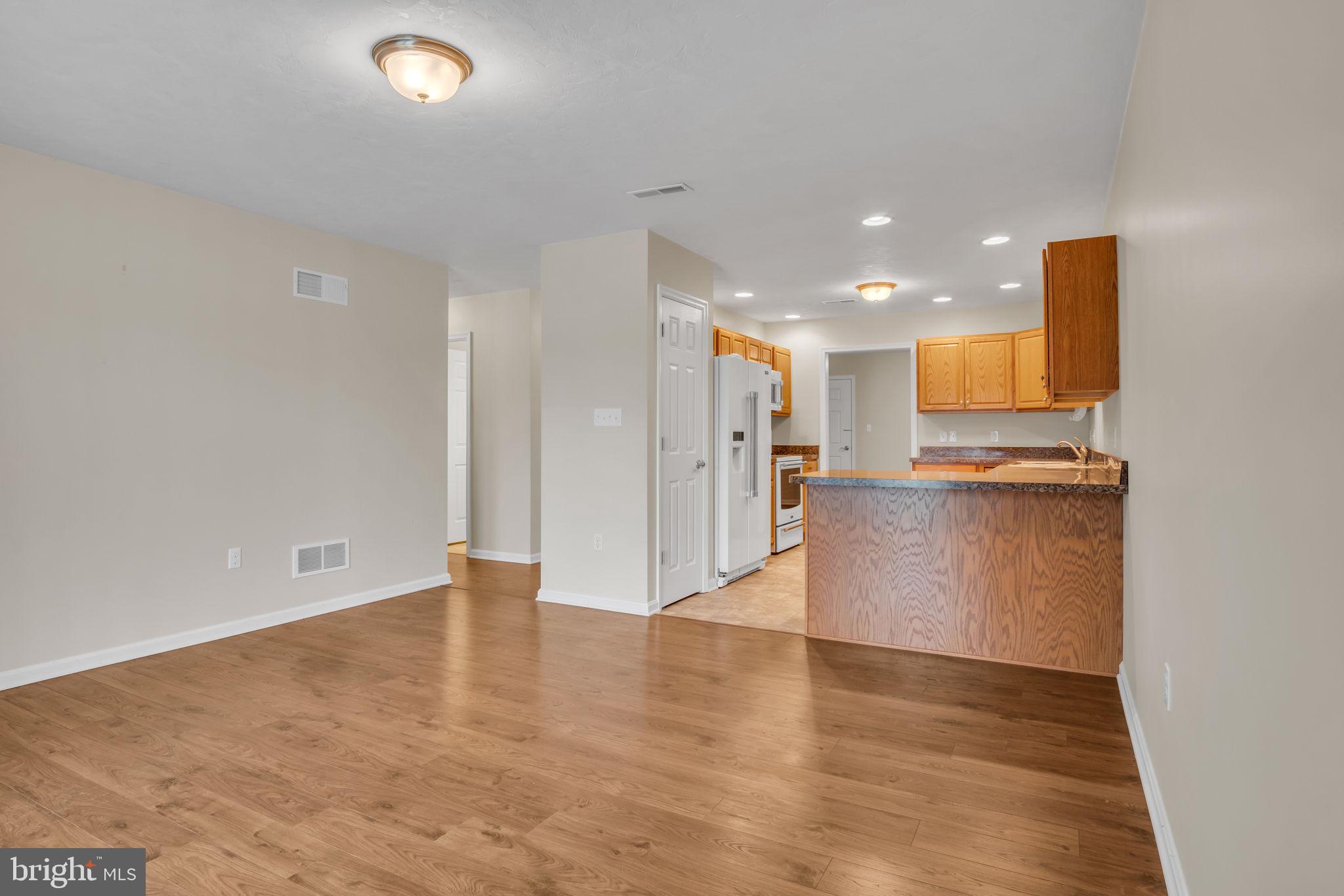 ROTH'S FARM VILLAGE - Residential